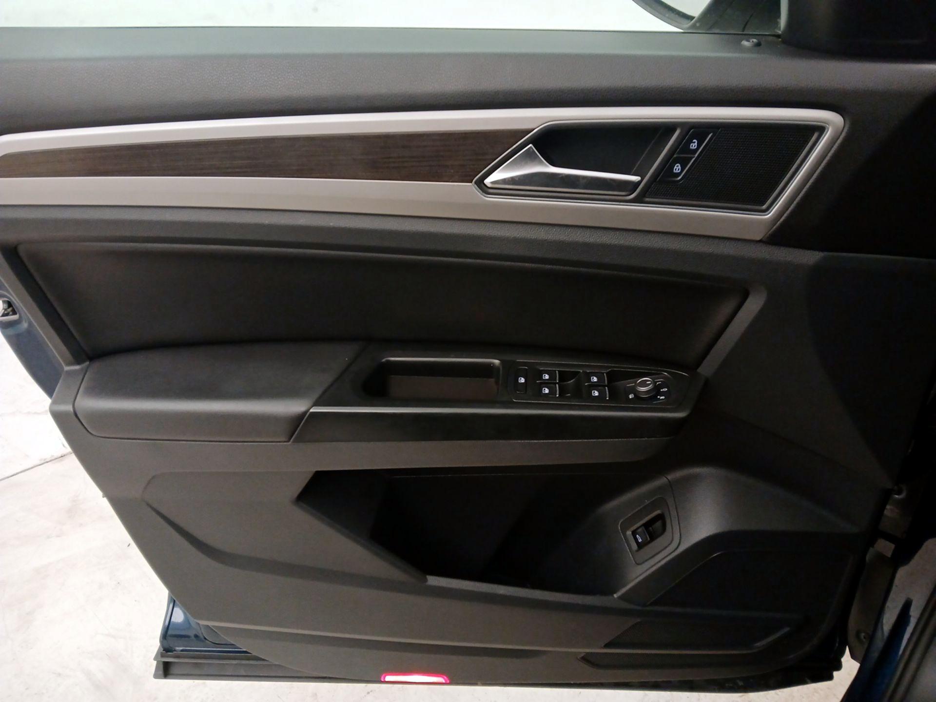 Thumbnail: 2019 Volkswagen Atlas - 12