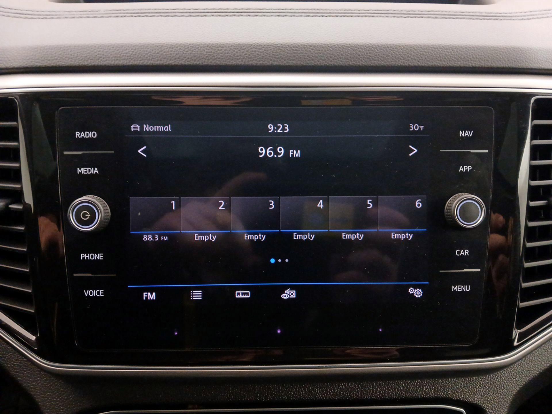 Thumbnail: 2019 Volkswagen Atlas - 16