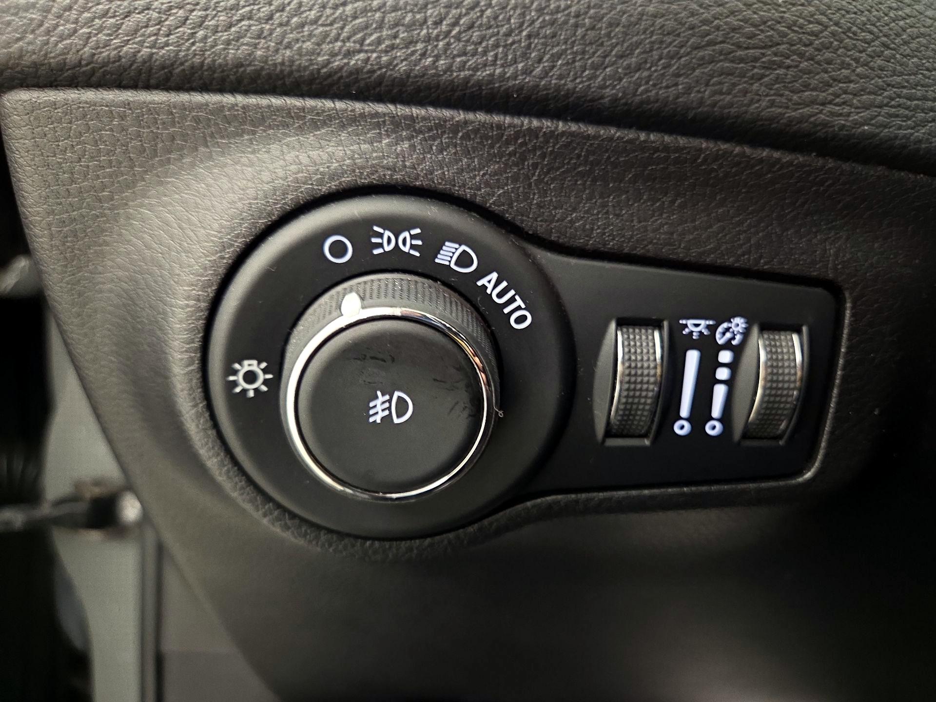 Thumbnail: 2019 Jeep Compass - 13