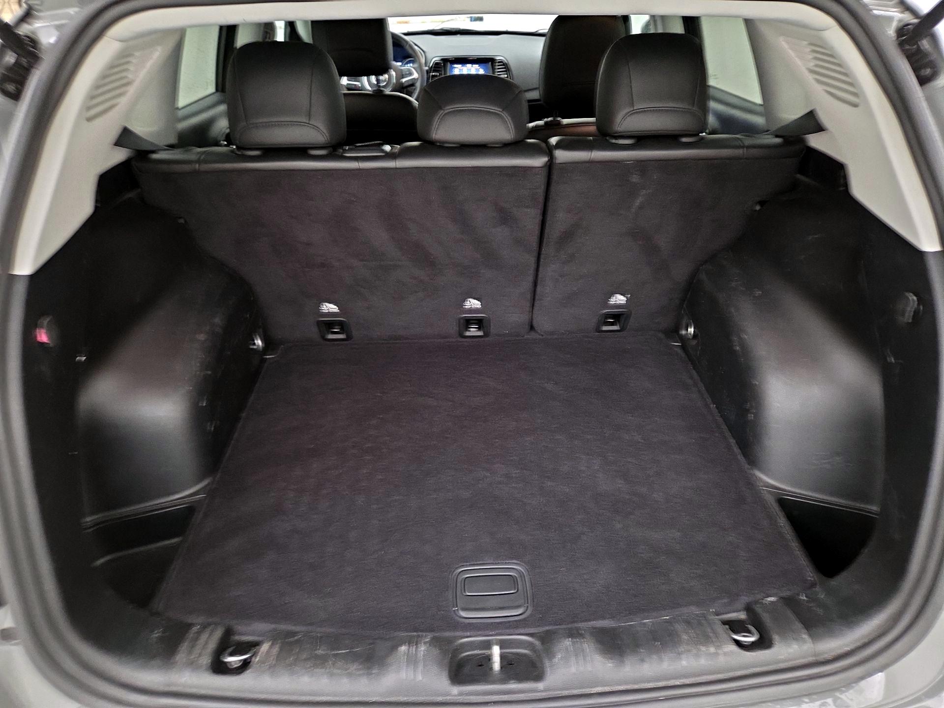 Thumbnail: 2019 Jeep Compass - 20