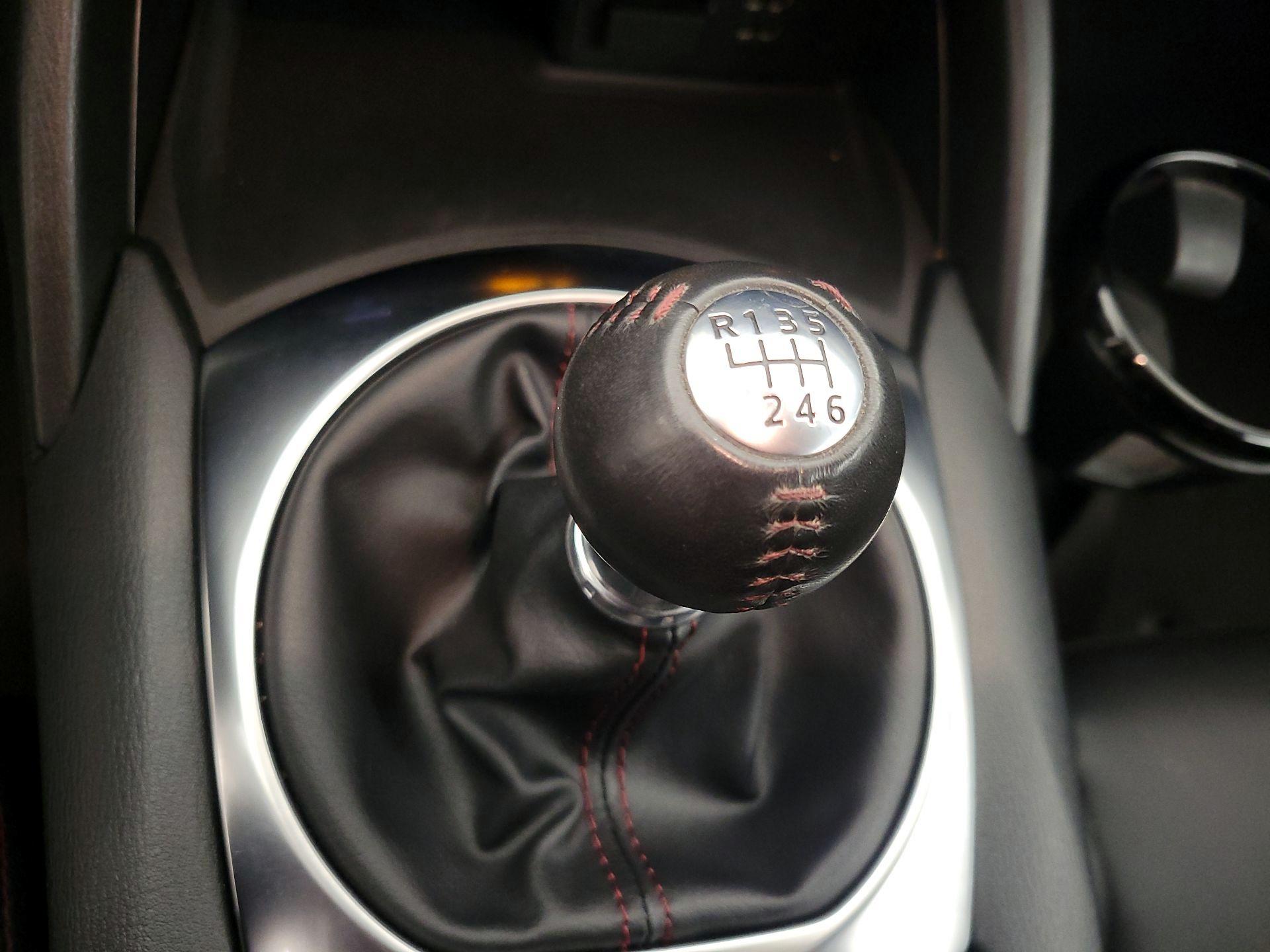 Thumbnail: 2019 Mazda MX-5 Miata - 18