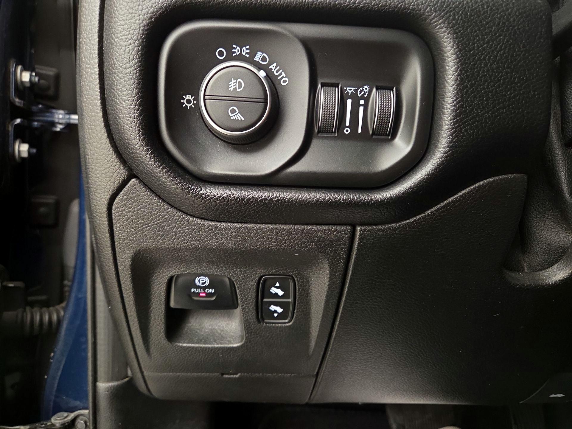 Thumbnail: 2019 RAM 1500 - 13