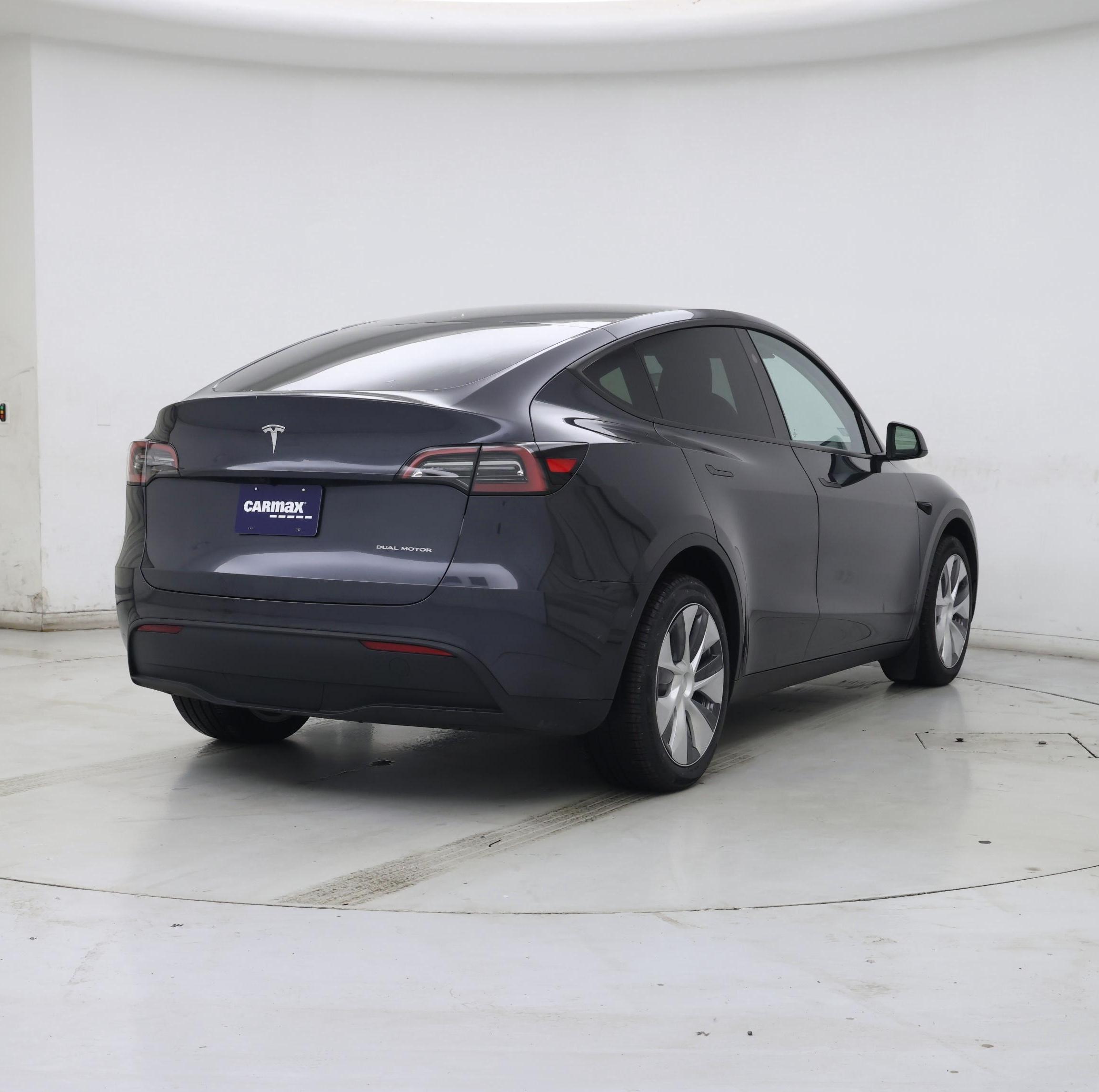 Thumbnail: 2024 Tesla Model Y - 8