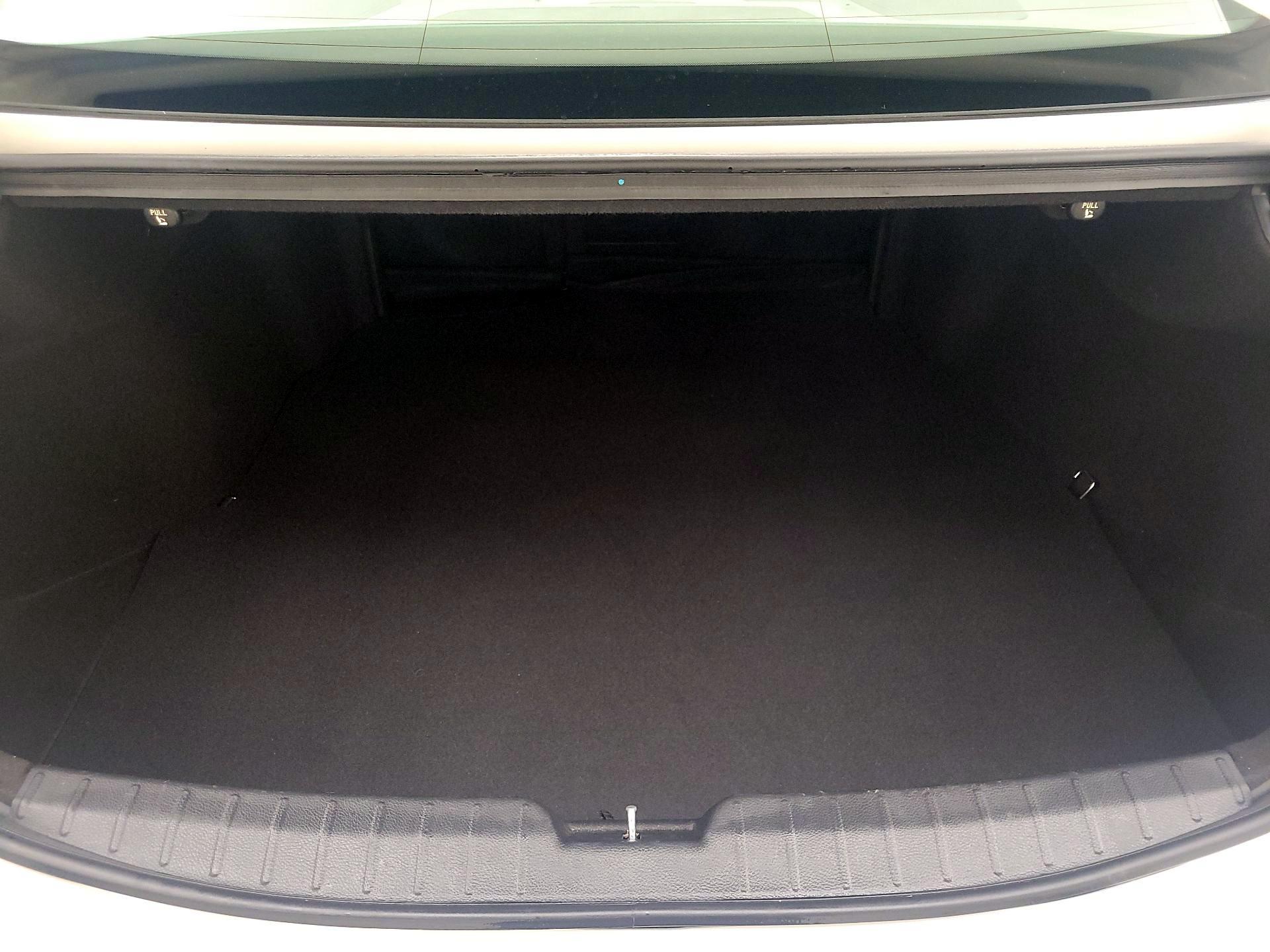 Thumbnail: 2015 Hyundai Azera - 20