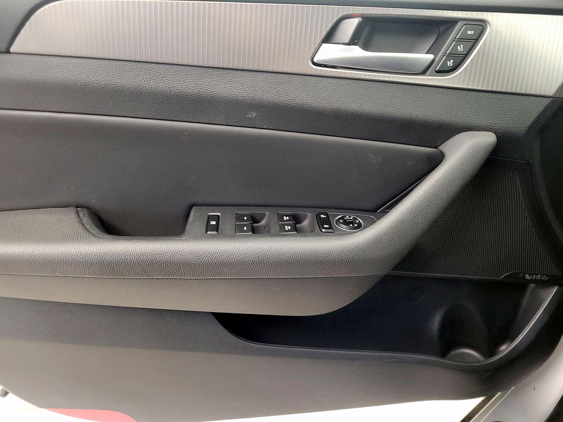 Thumbnail: 2018 Hyundai Sonata - 12