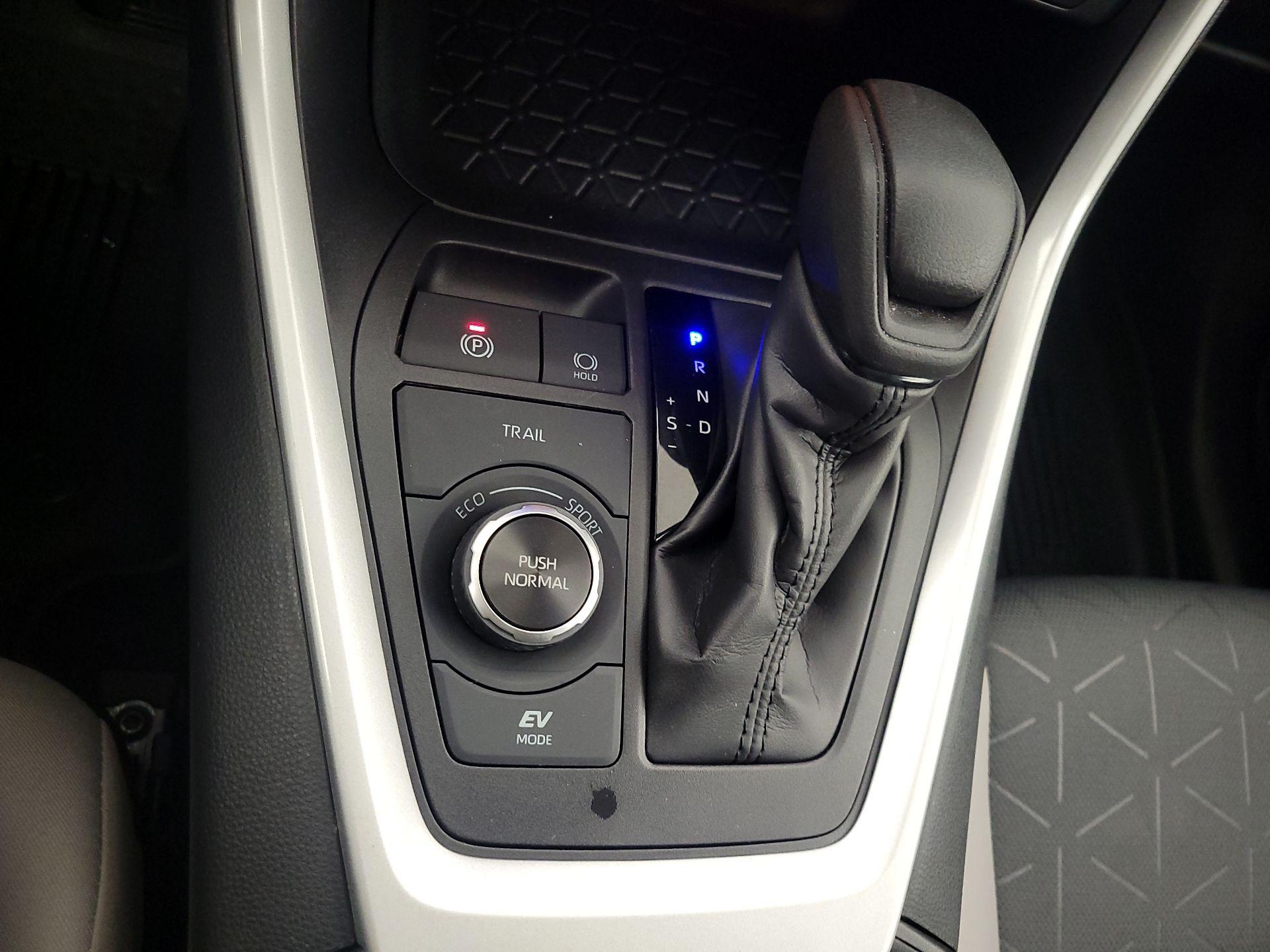 Thumbnail: 2024 Toyota RAV4 - 16