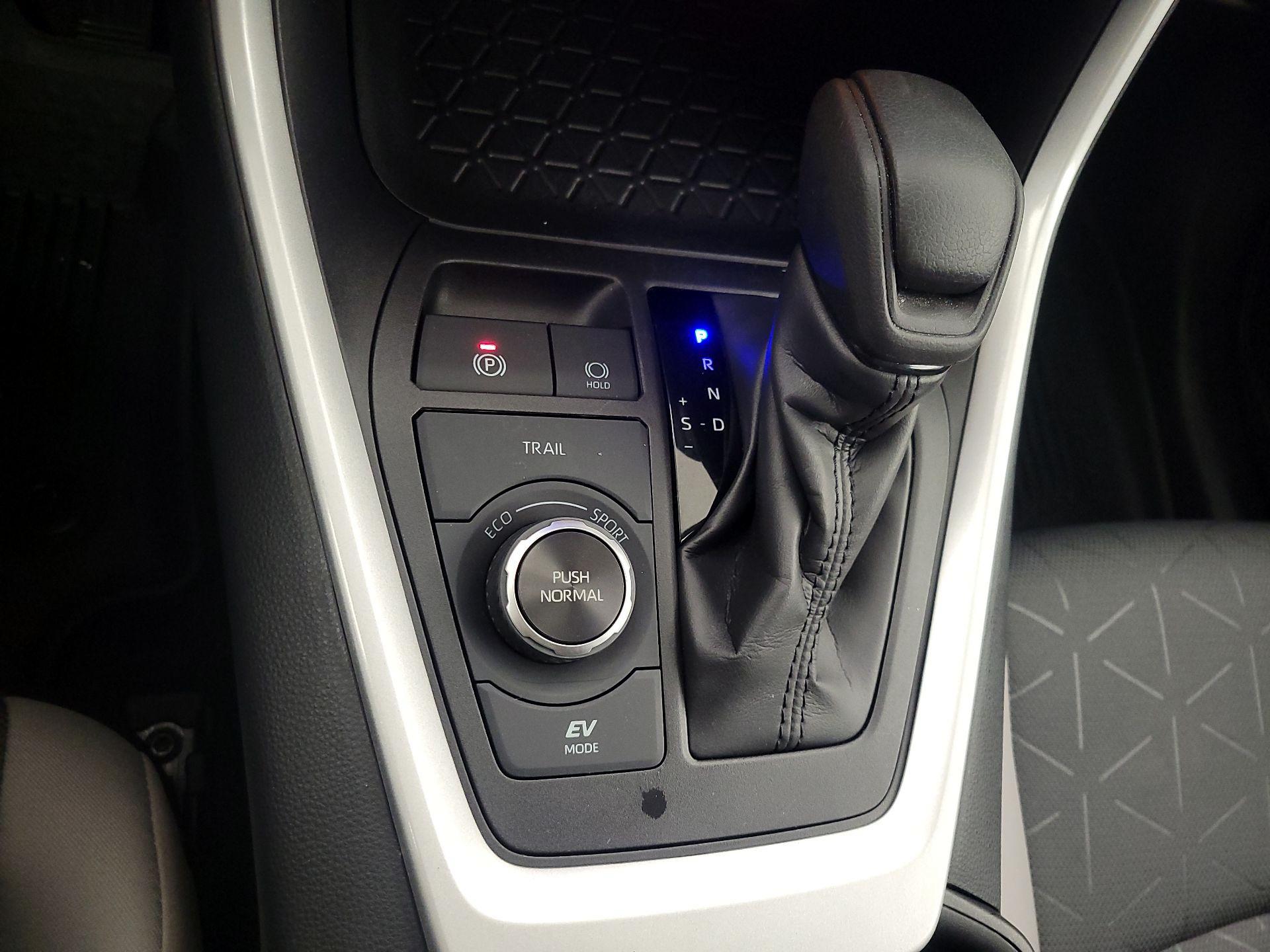 Thumbnail: 2024 Toyota RAV4 - 17