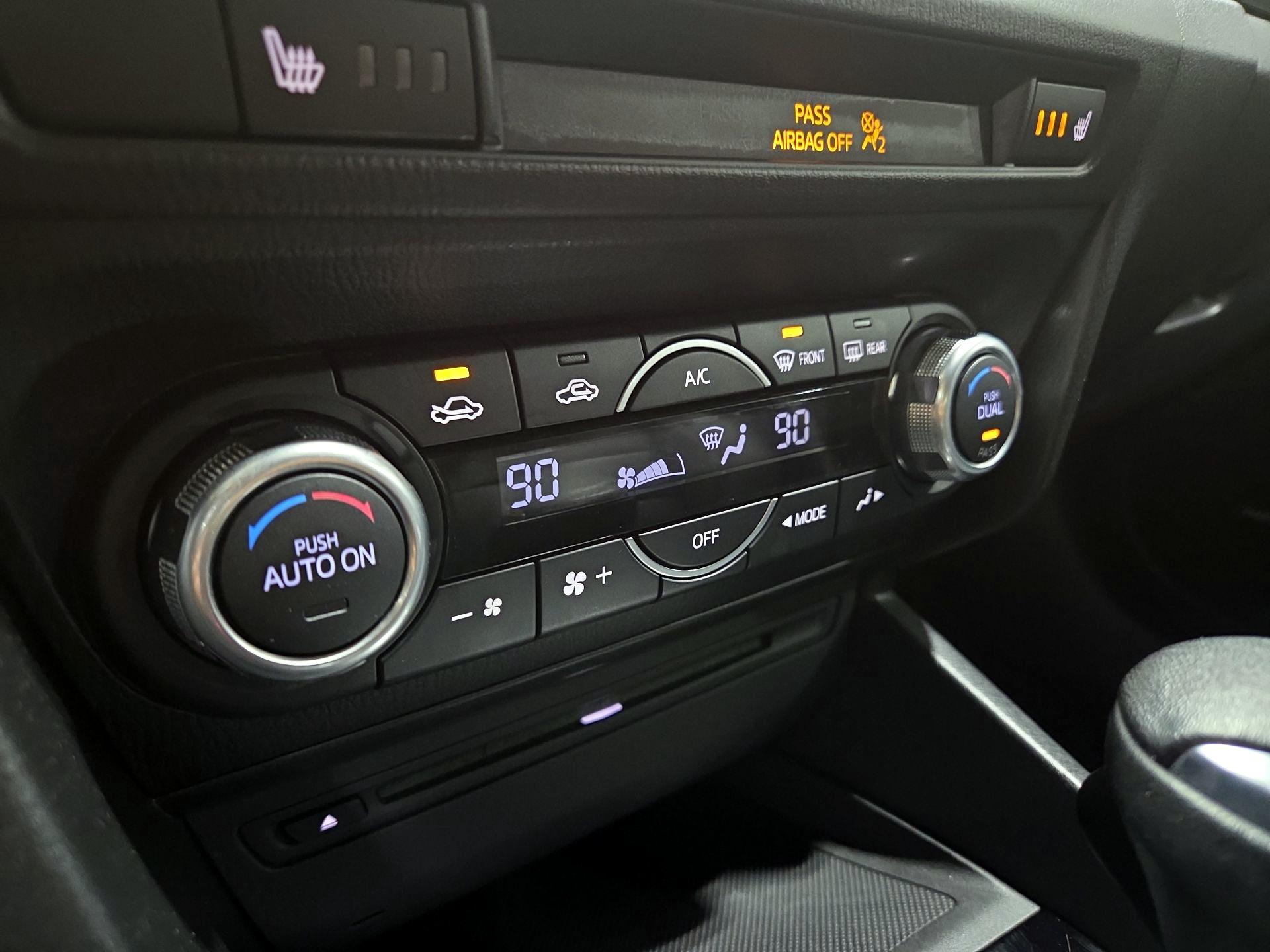 Thumbnail: 2015 Mazda Mazda3 - 17