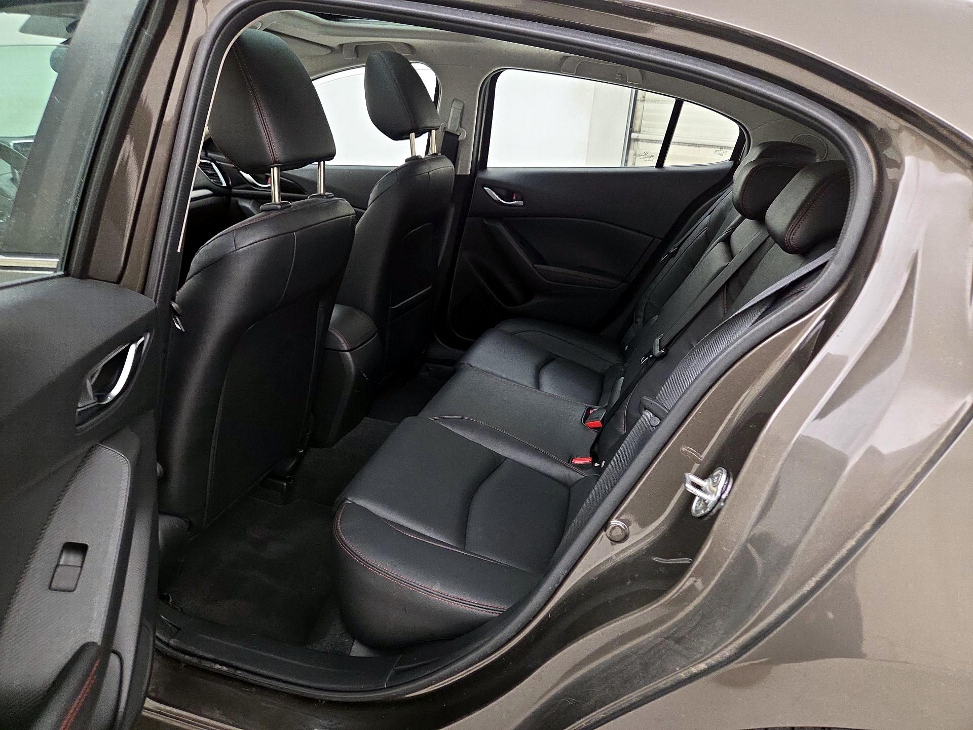 Thumbnail: 2015 Mazda Mazda3 - 20