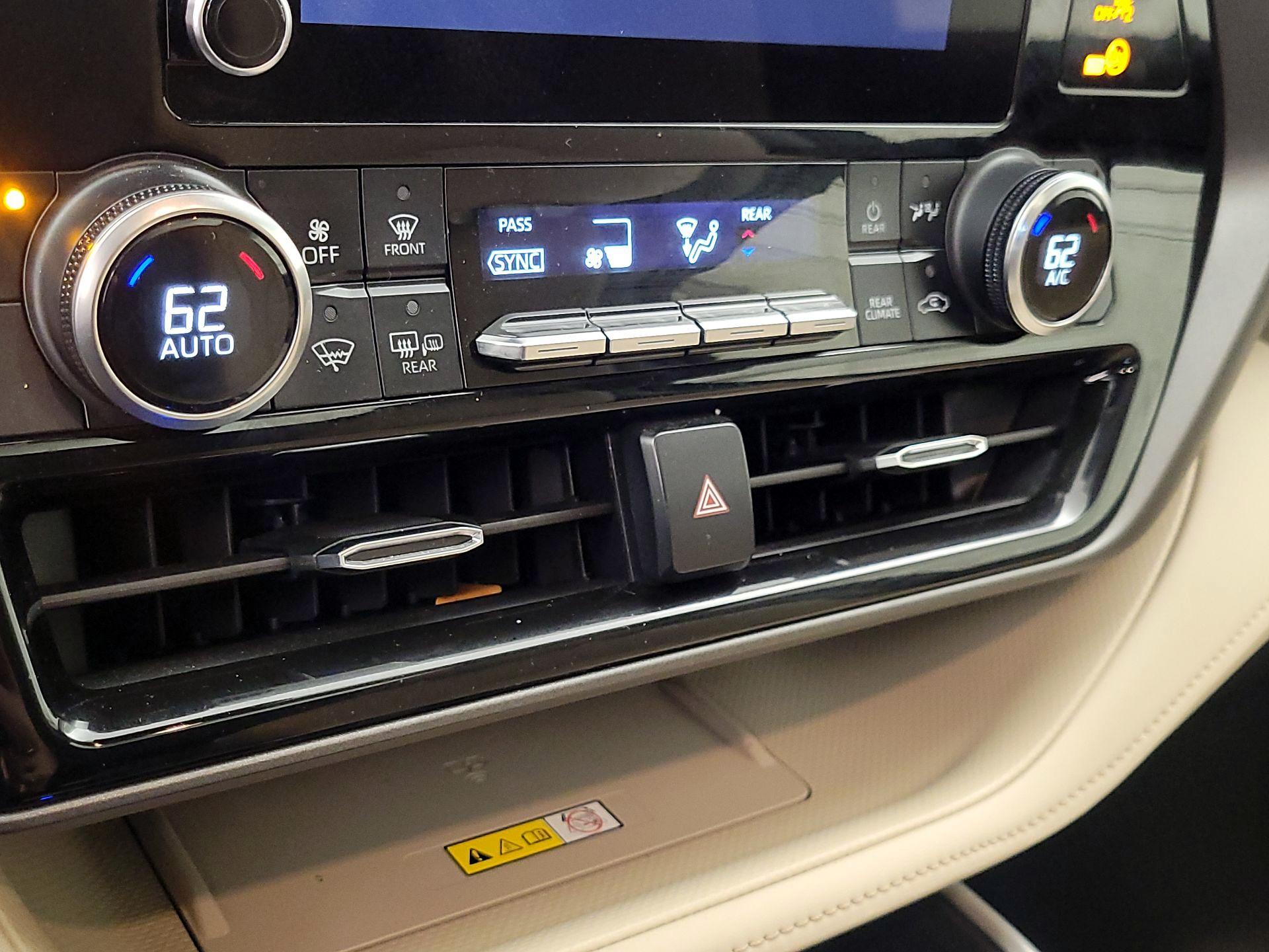 Thumbnail: 2023 Toyota Highlander - 16