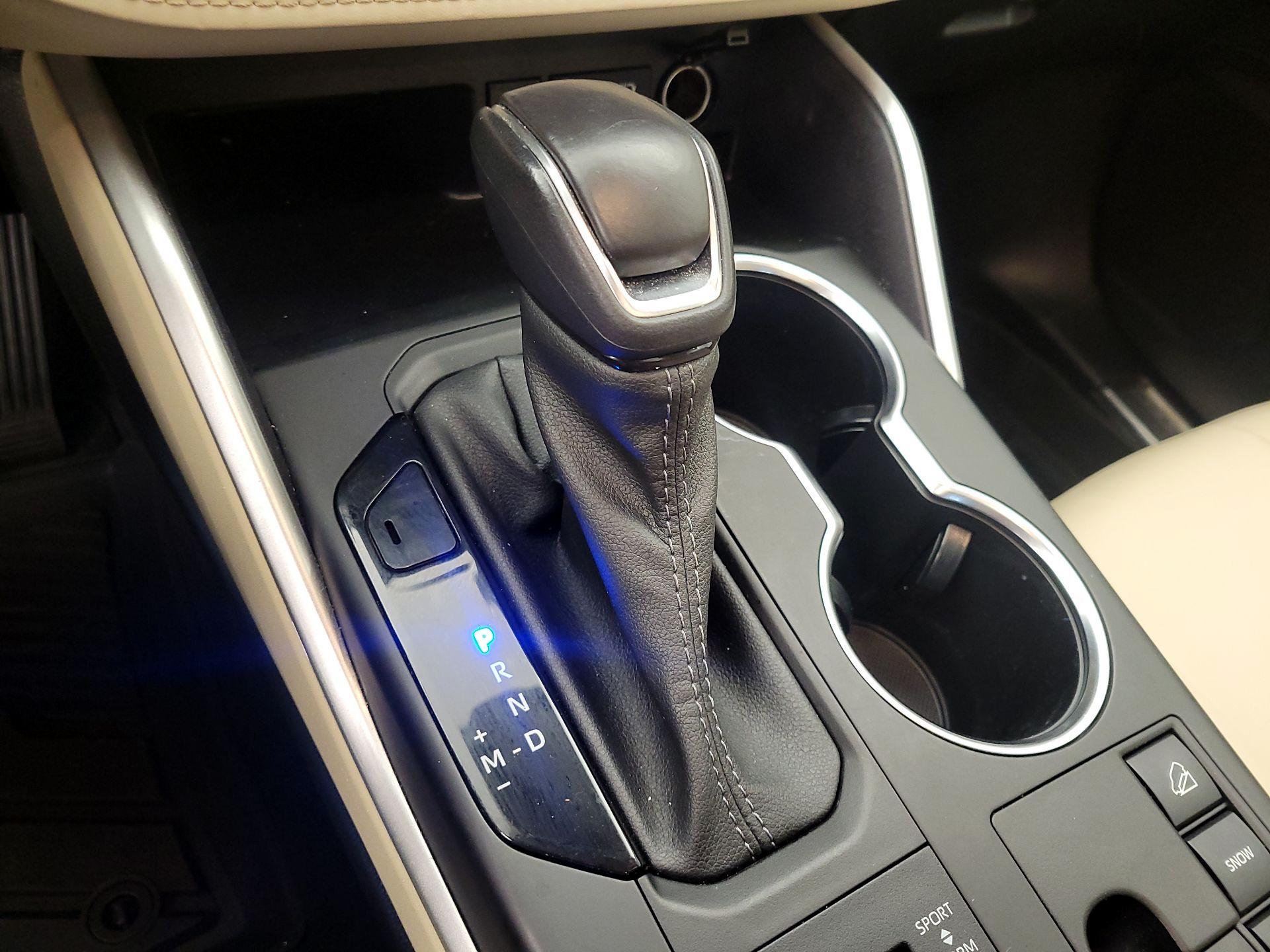 Thumbnail: 2023 Toyota Highlander - 17