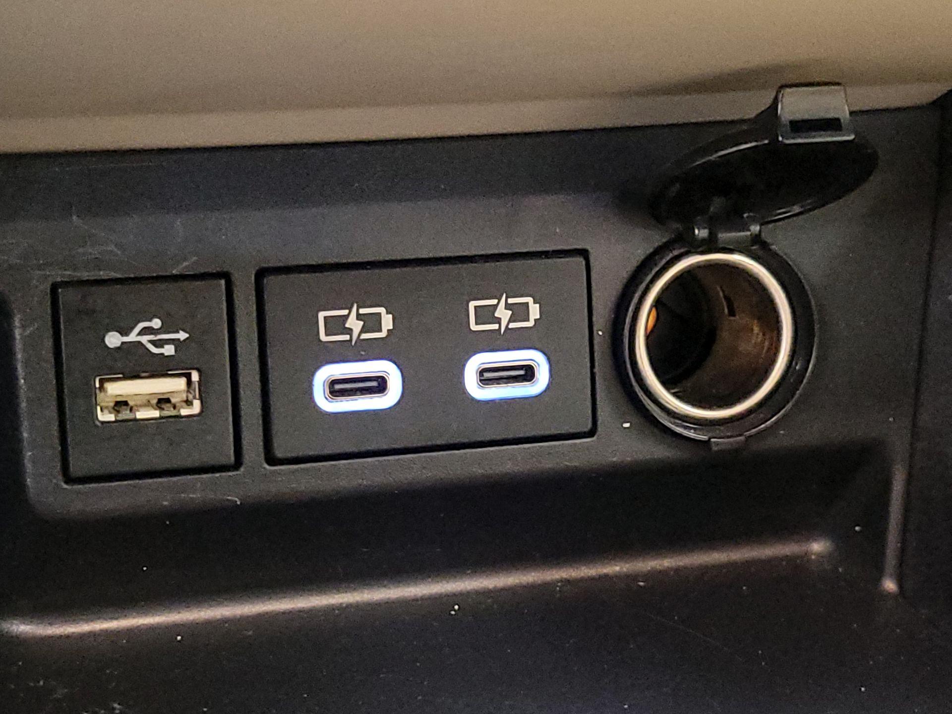 Thumbnail: 2023 Toyota Highlander - 18