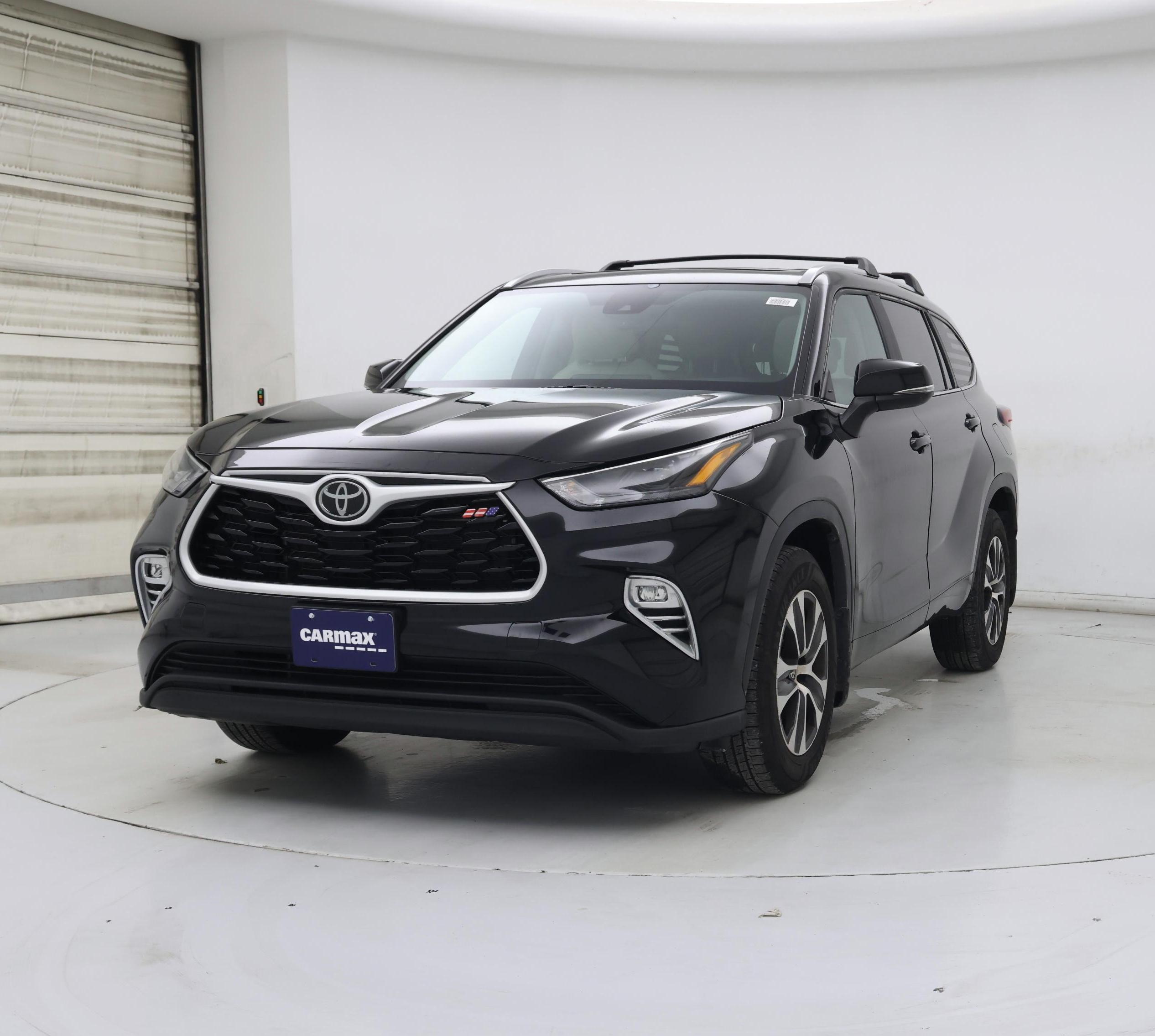 Thumbnail: 2023 Toyota Highlander - 4