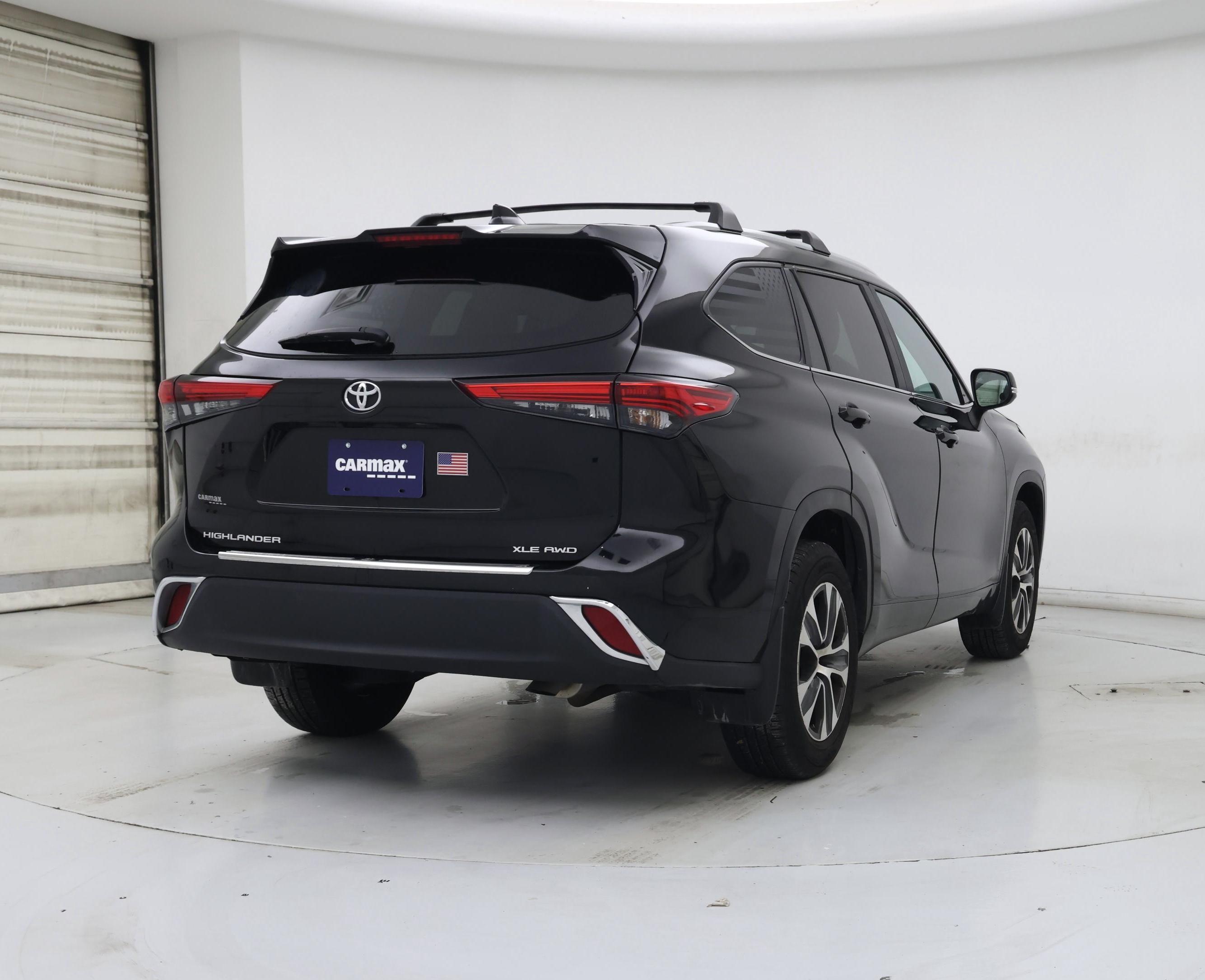 Thumbnail: 2023 Toyota Highlander - 8