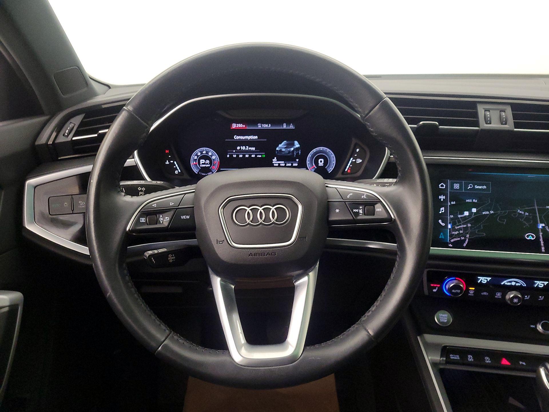 Thumbnail: 2020 Audi Q3 - 10