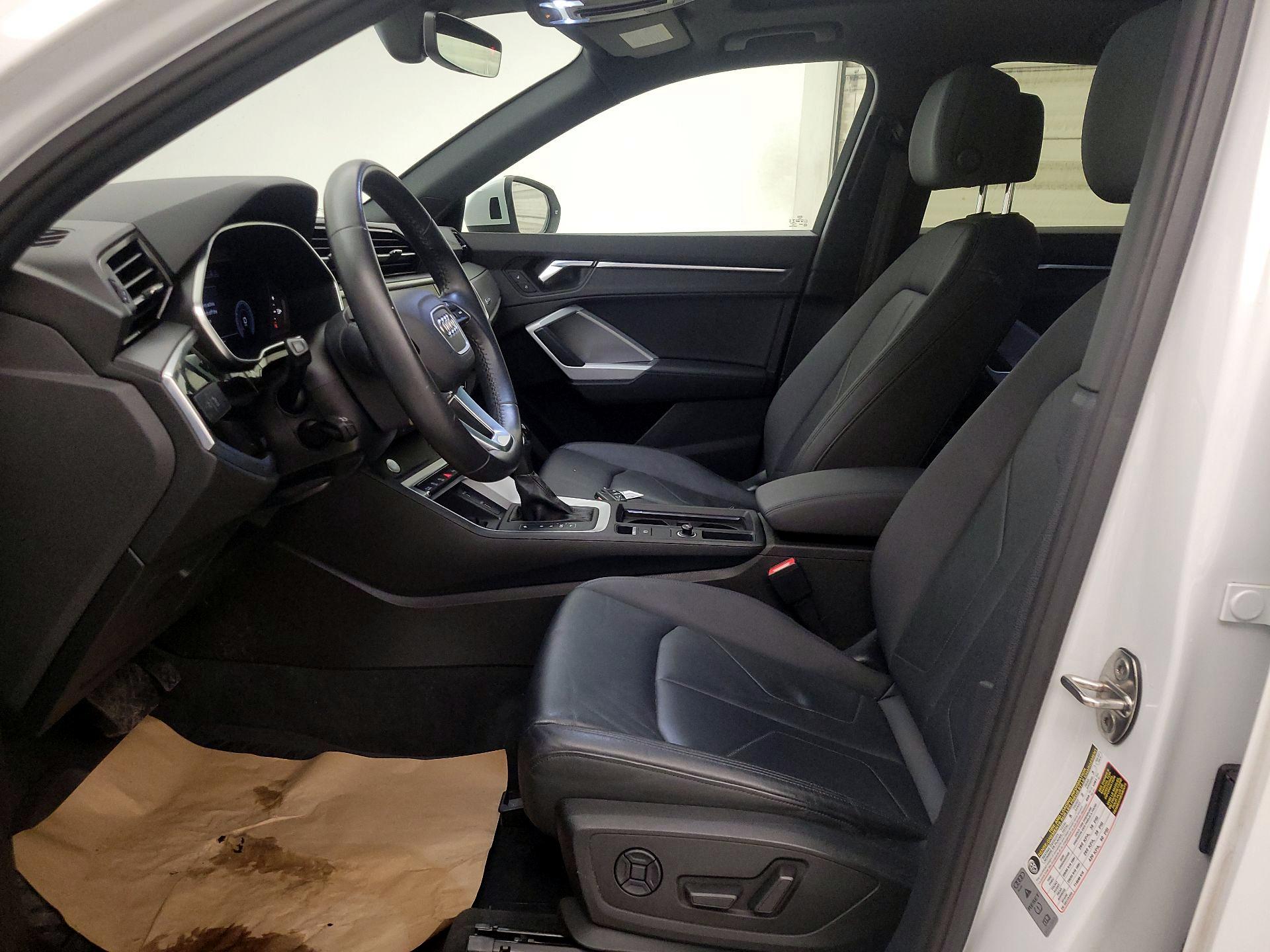 Thumbnail: 2020 Audi Q3 - 11