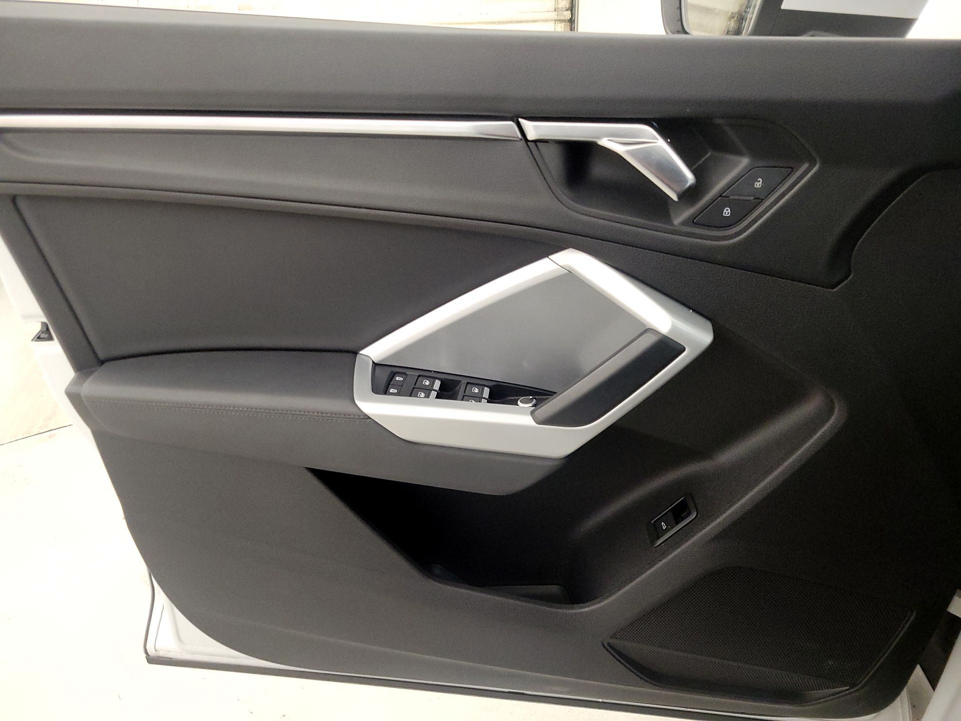 Thumbnail: 2020 Audi Q3 - 12