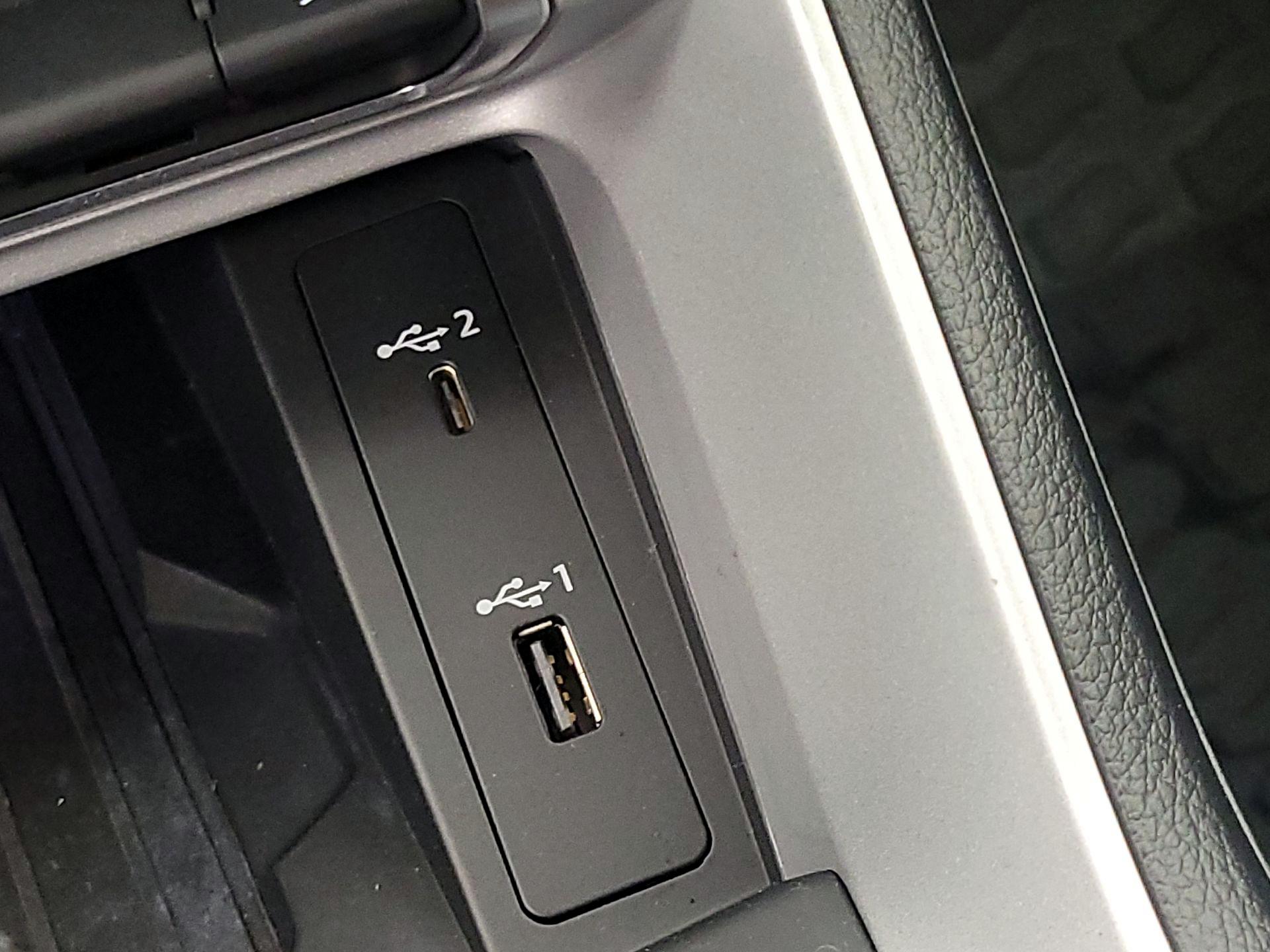 Thumbnail: 2020 Audi Q3 - 19