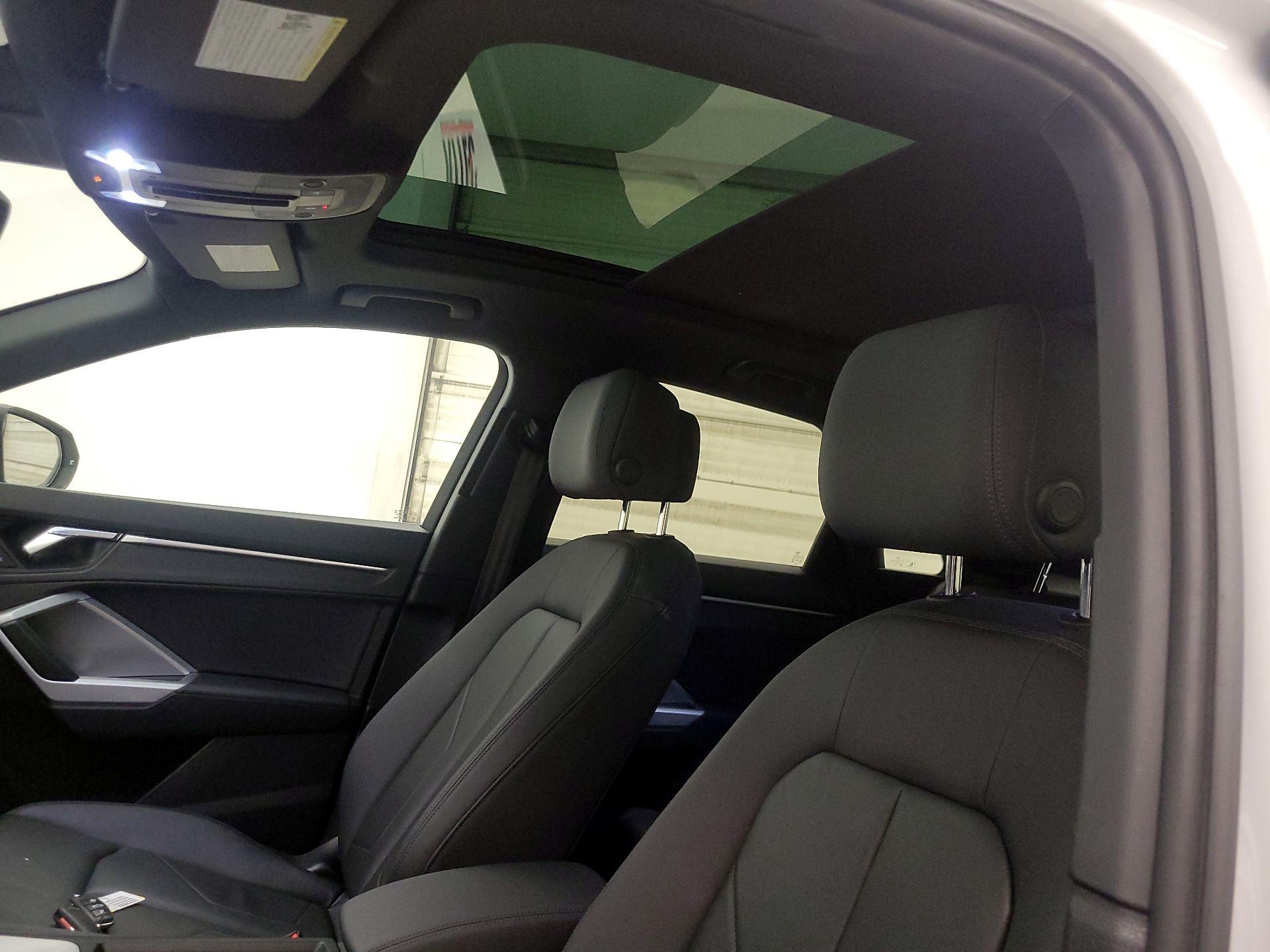 Thumbnail: 2020 Audi Q3 - 20