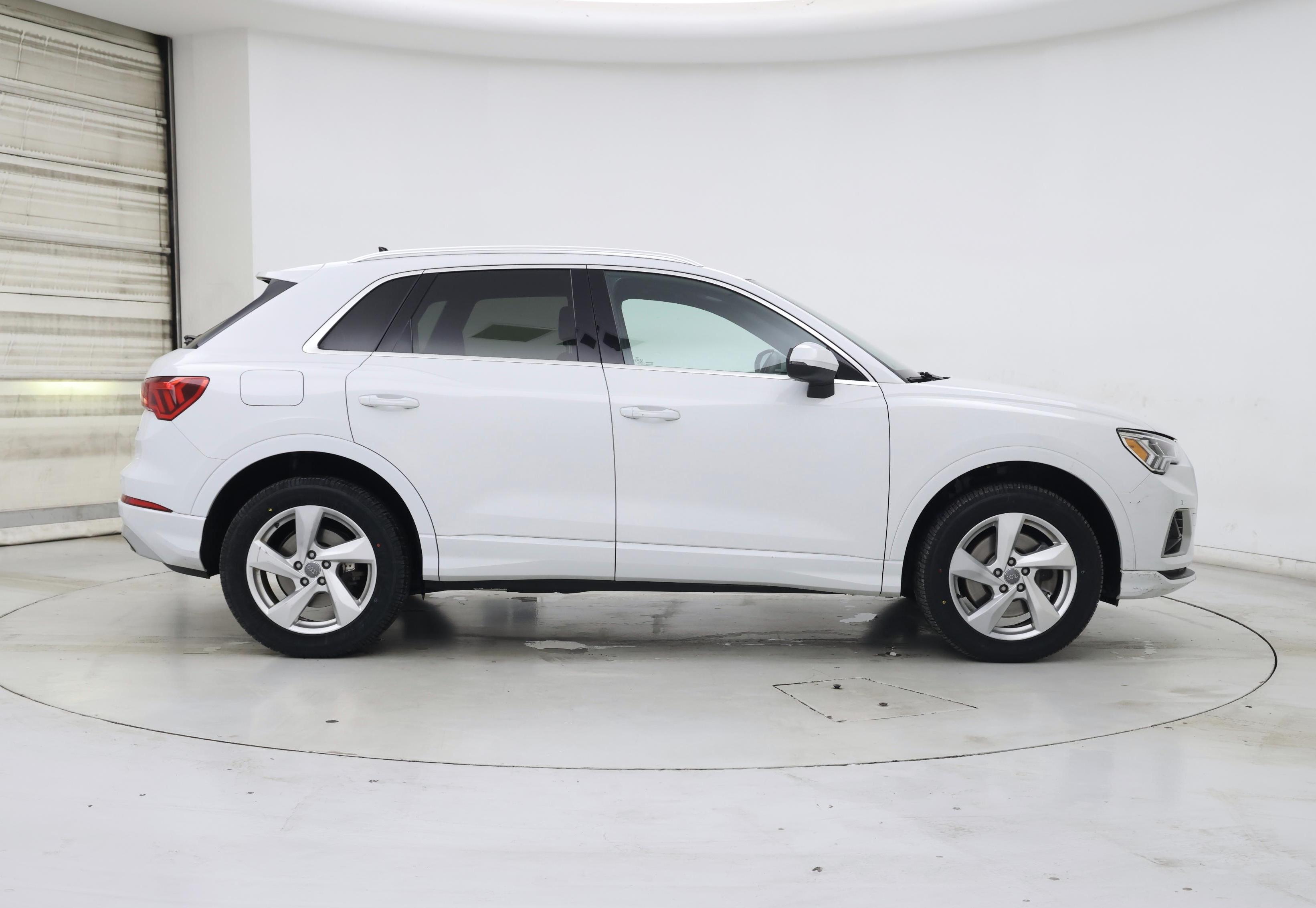 Thumbnail: 2020 Audi Q3 - 7