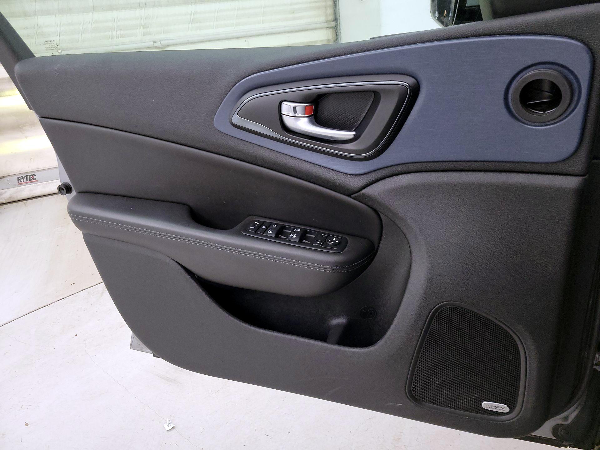 Thumbnail: 2015 Chrysler 200 - 12