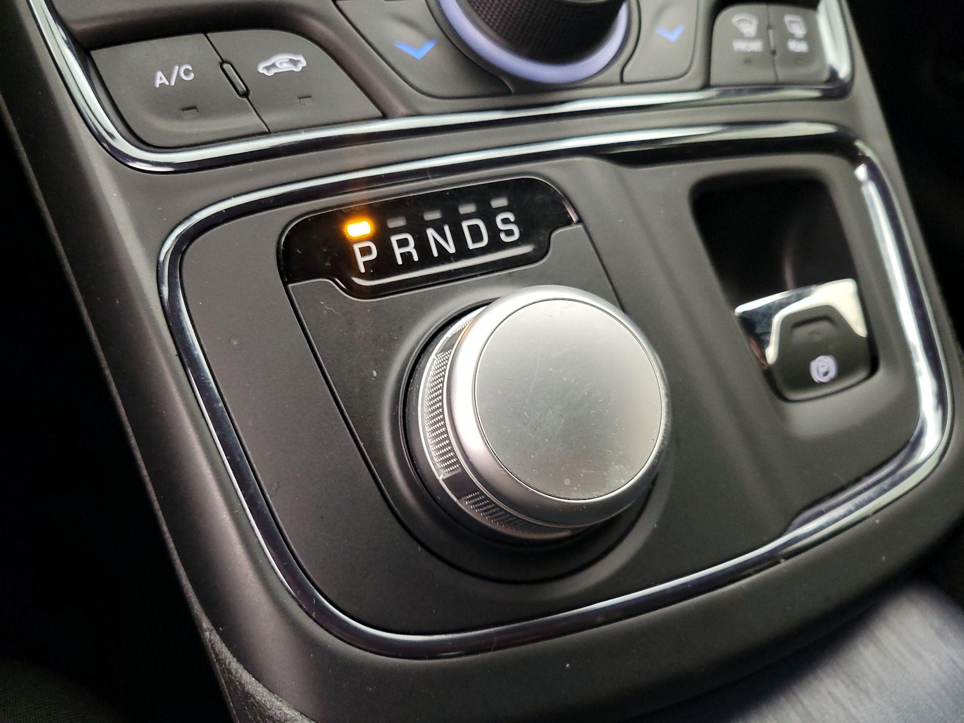 Thumbnail: 2015 Chrysler 200 - 18