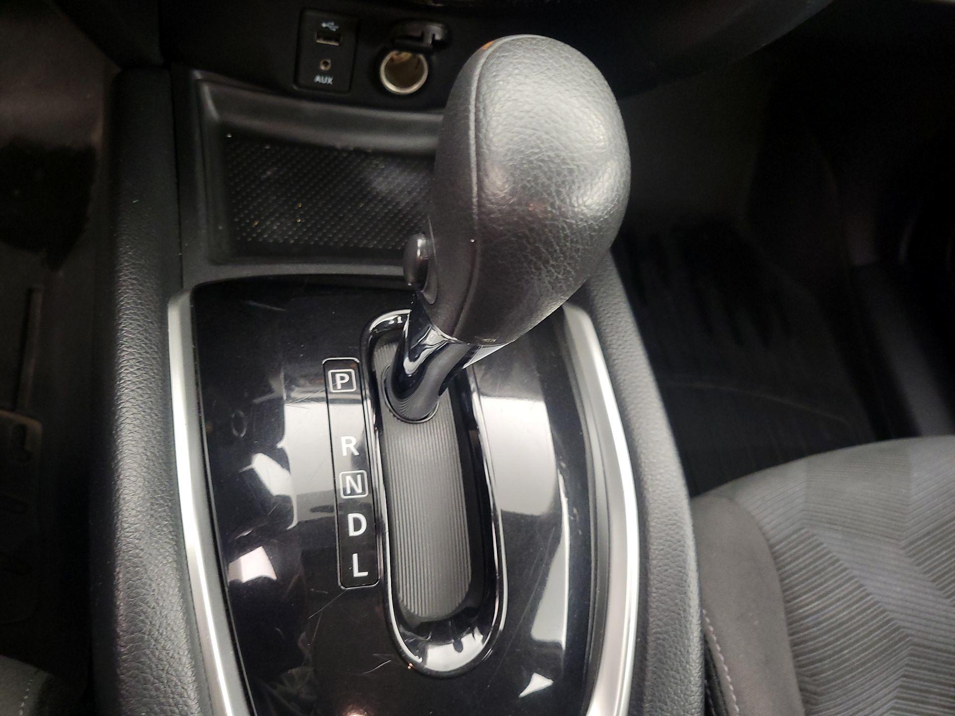 Thumbnail: 2016 Nissan Rogue - 17