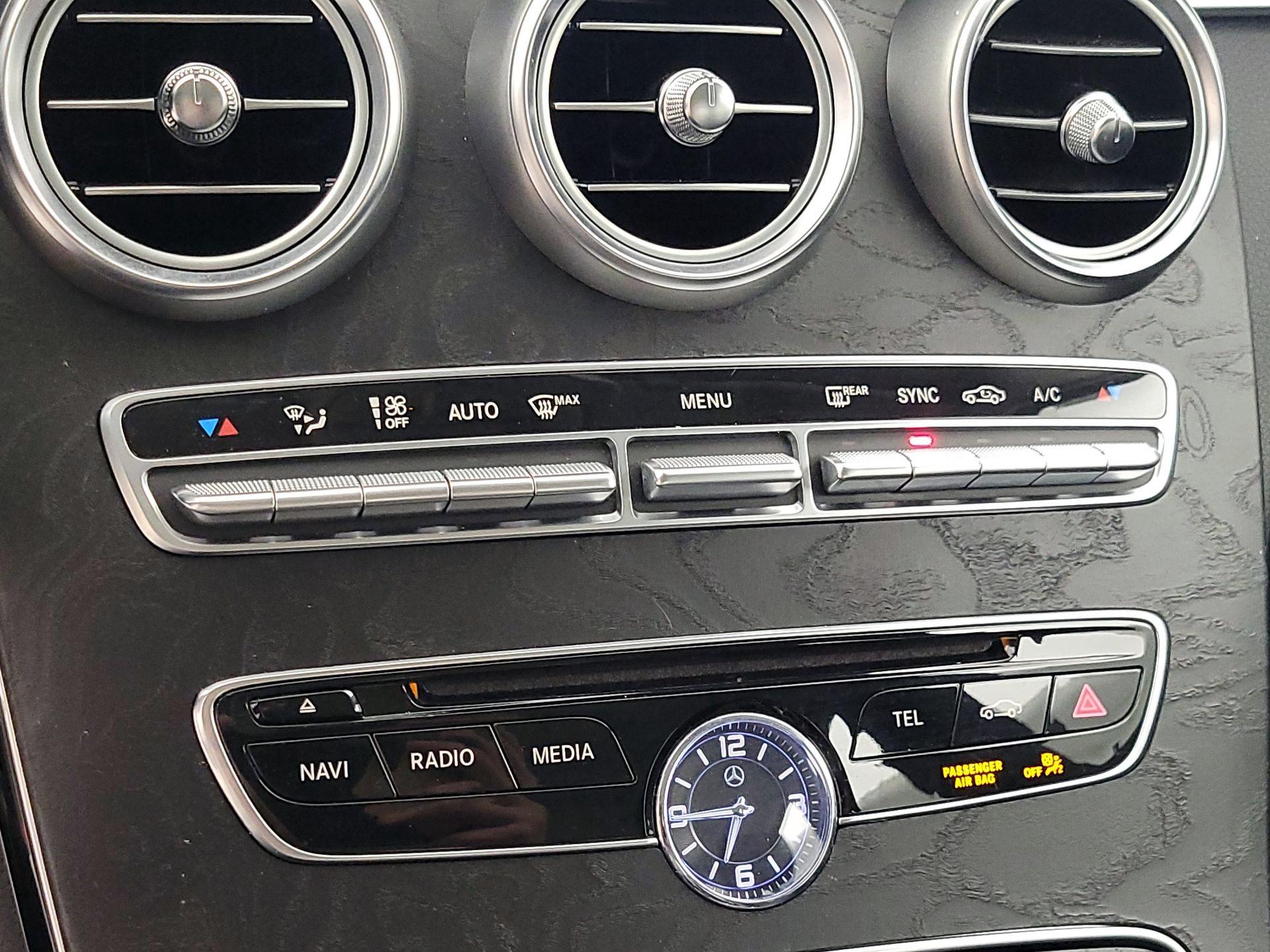 Thumbnail: 2015 Mercedes-Benz C-Class - 16