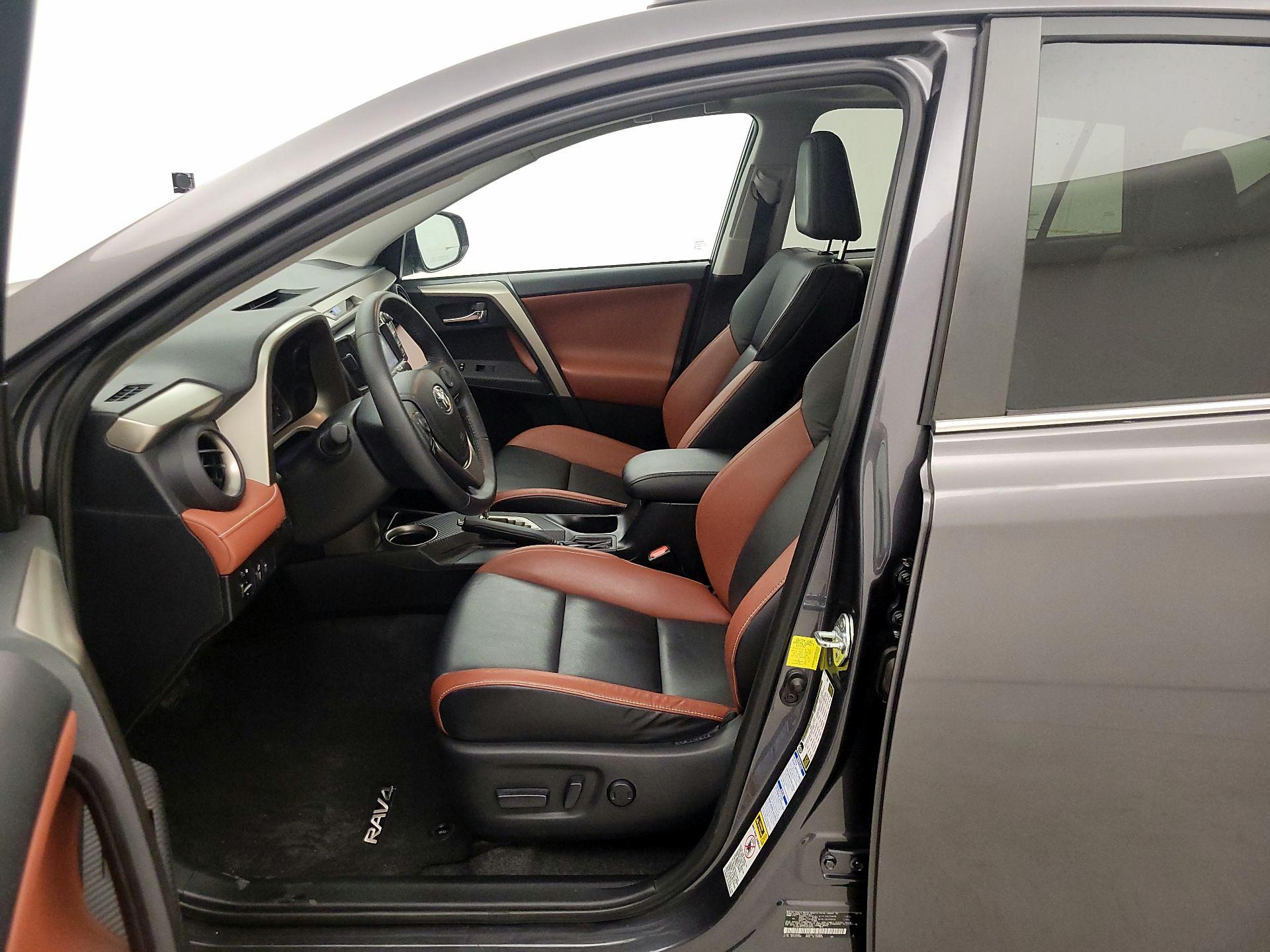 Thumbnail: 2015 Toyota RAV4 - 11