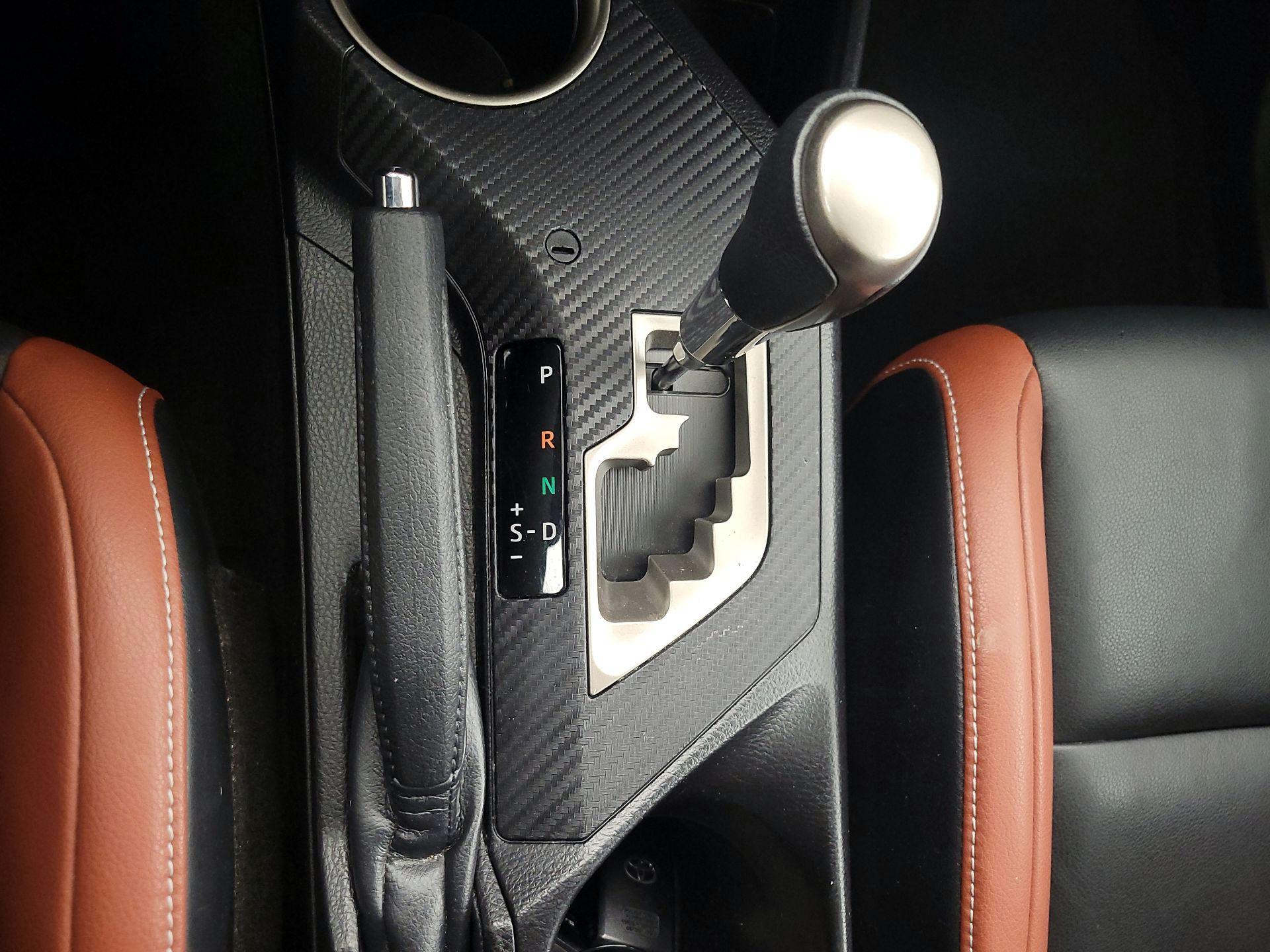 Thumbnail: 2015 Toyota RAV4 - 17