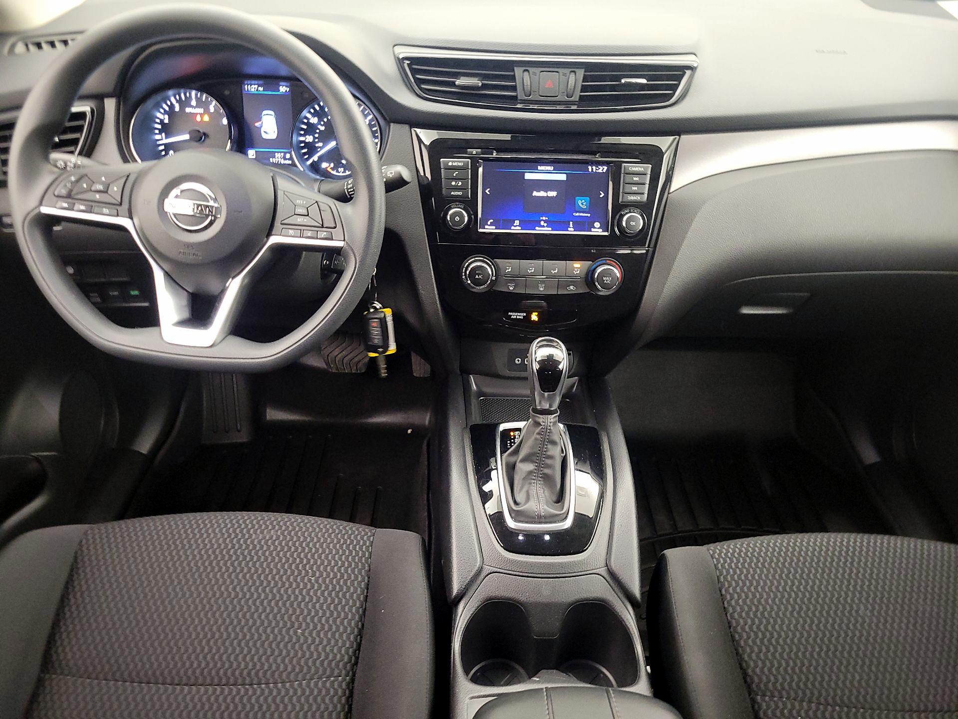 Thumbnail: 2020 Nissan Rogue Sport - 9