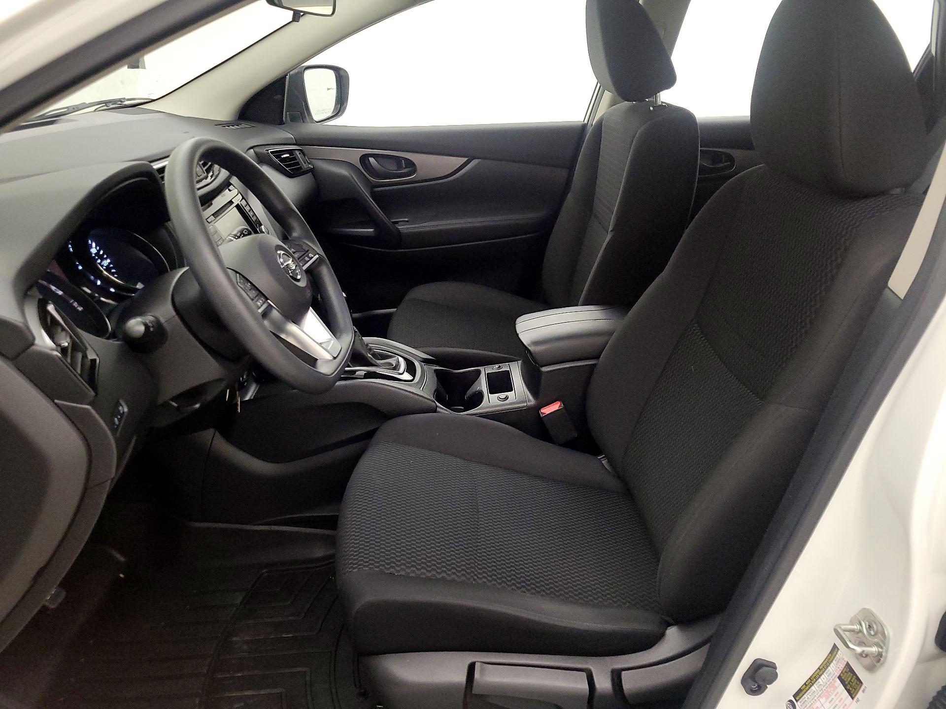 Thumbnail: 2020 Nissan Rogue Sport - 11