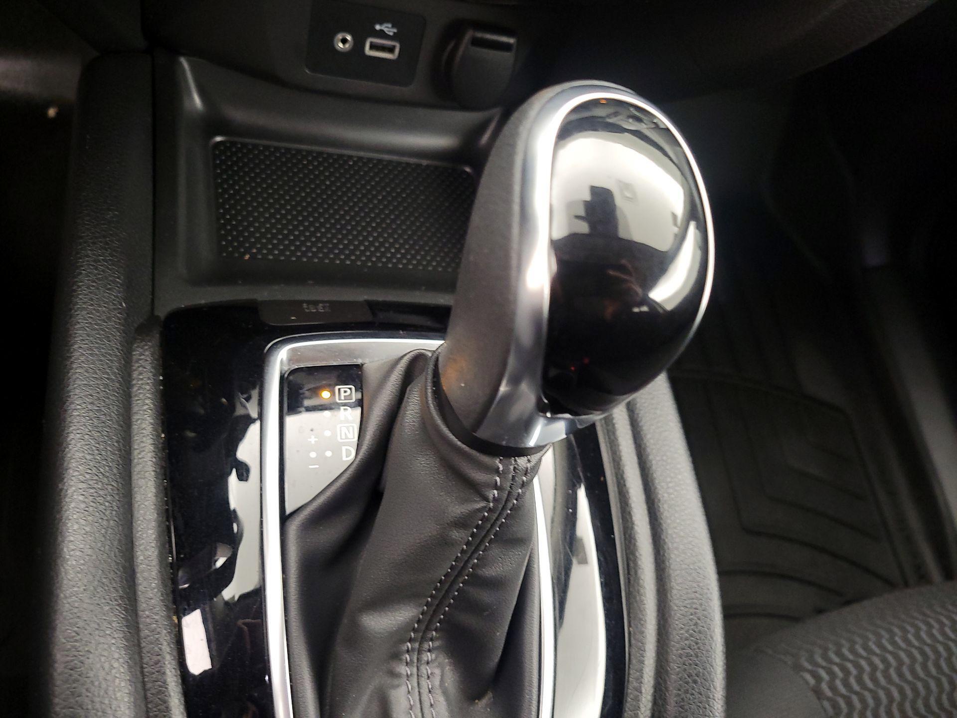 Thumbnail: 2020 Nissan Rogue Sport - 17