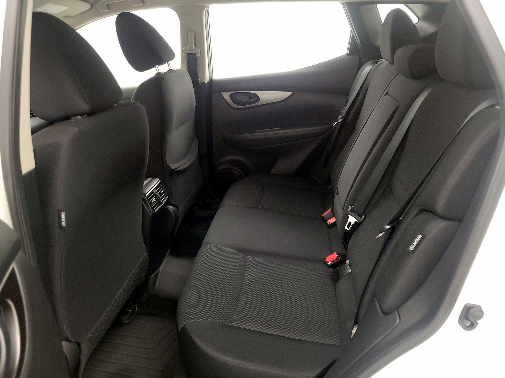 Thumbnail: 2020 Nissan Rogue Sport - 19