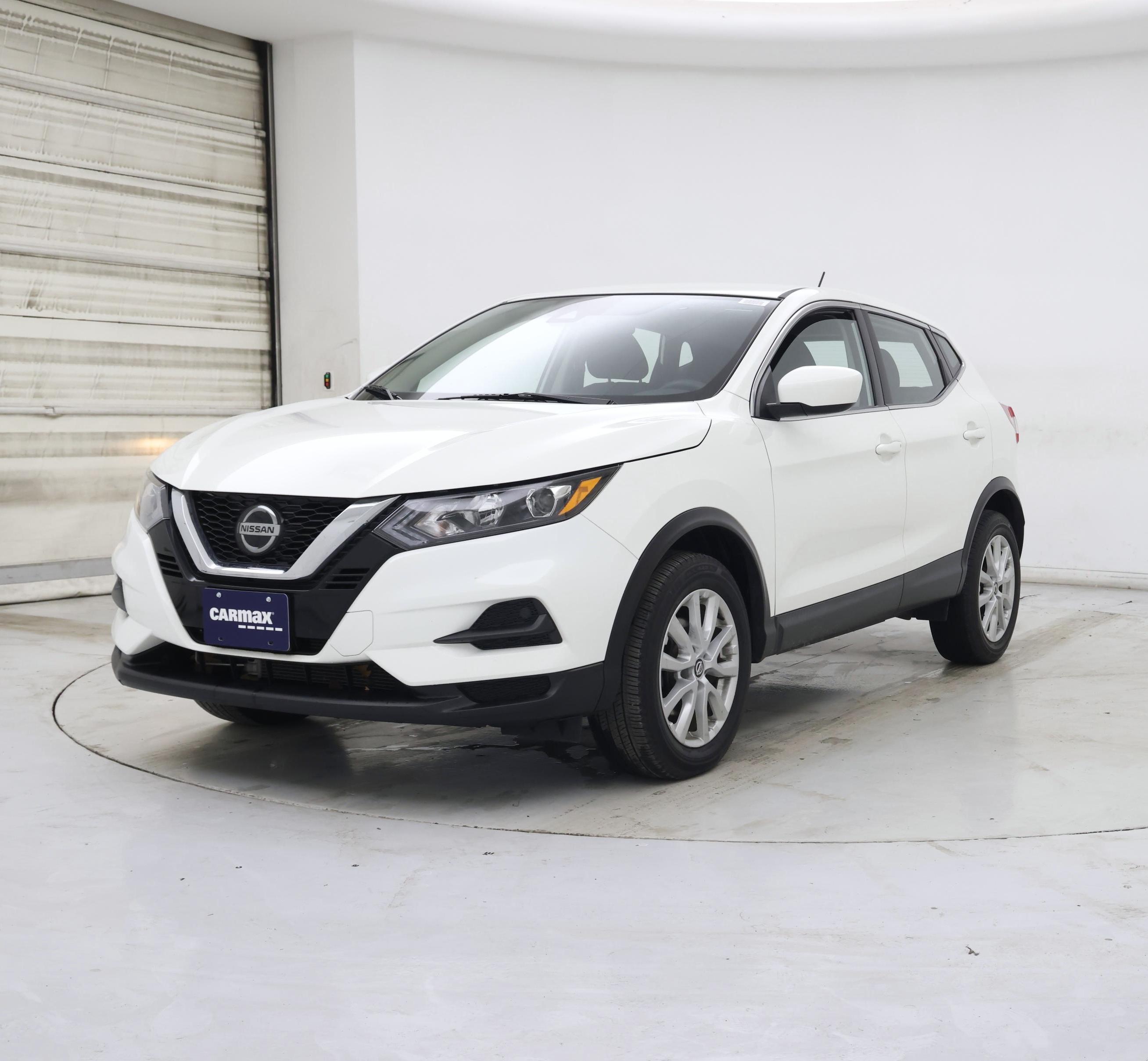 Thumbnail: 2020 Nissan Rogue Sport - 4
