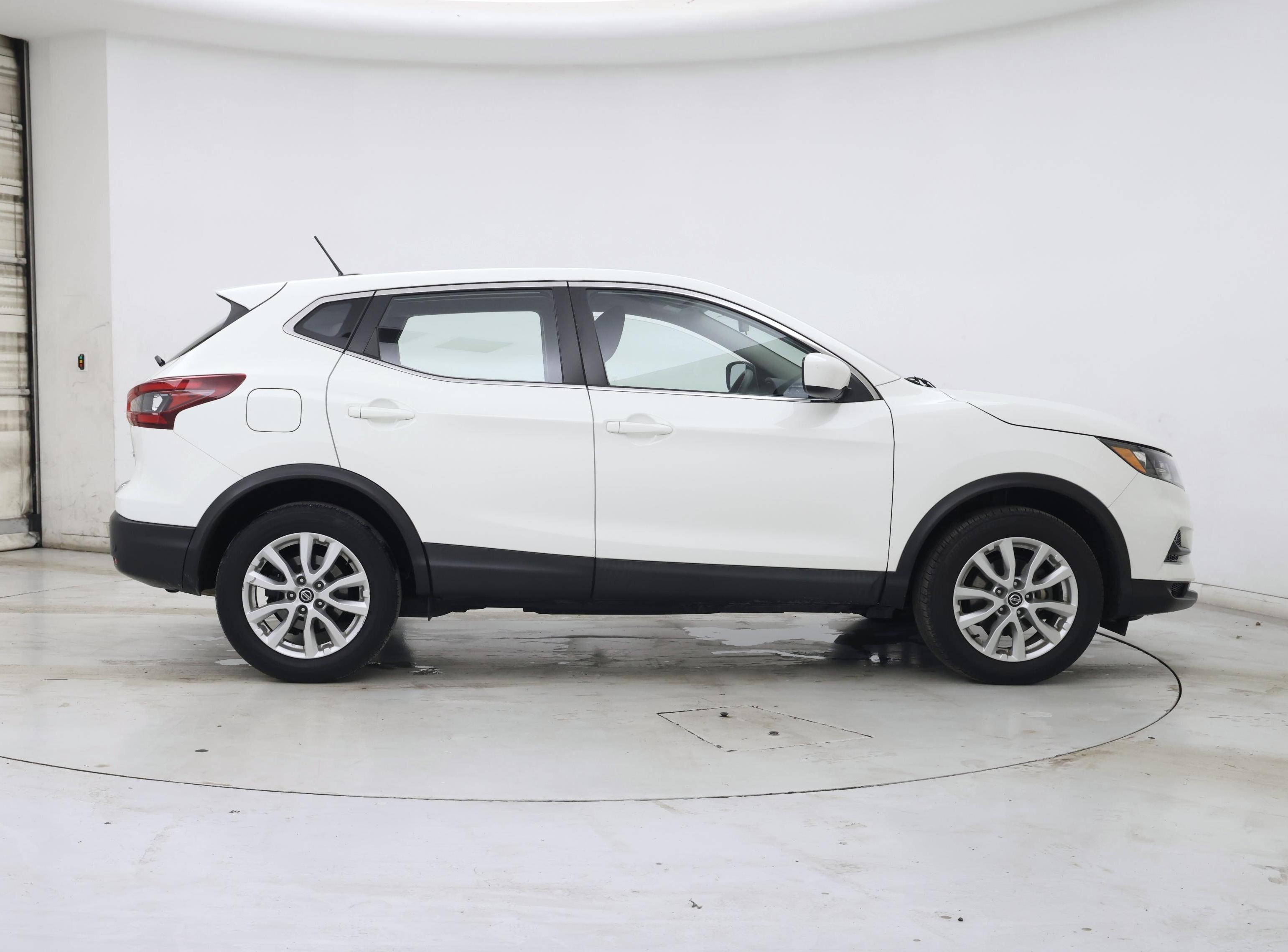 Thumbnail: 2020 Nissan Rogue Sport - 7