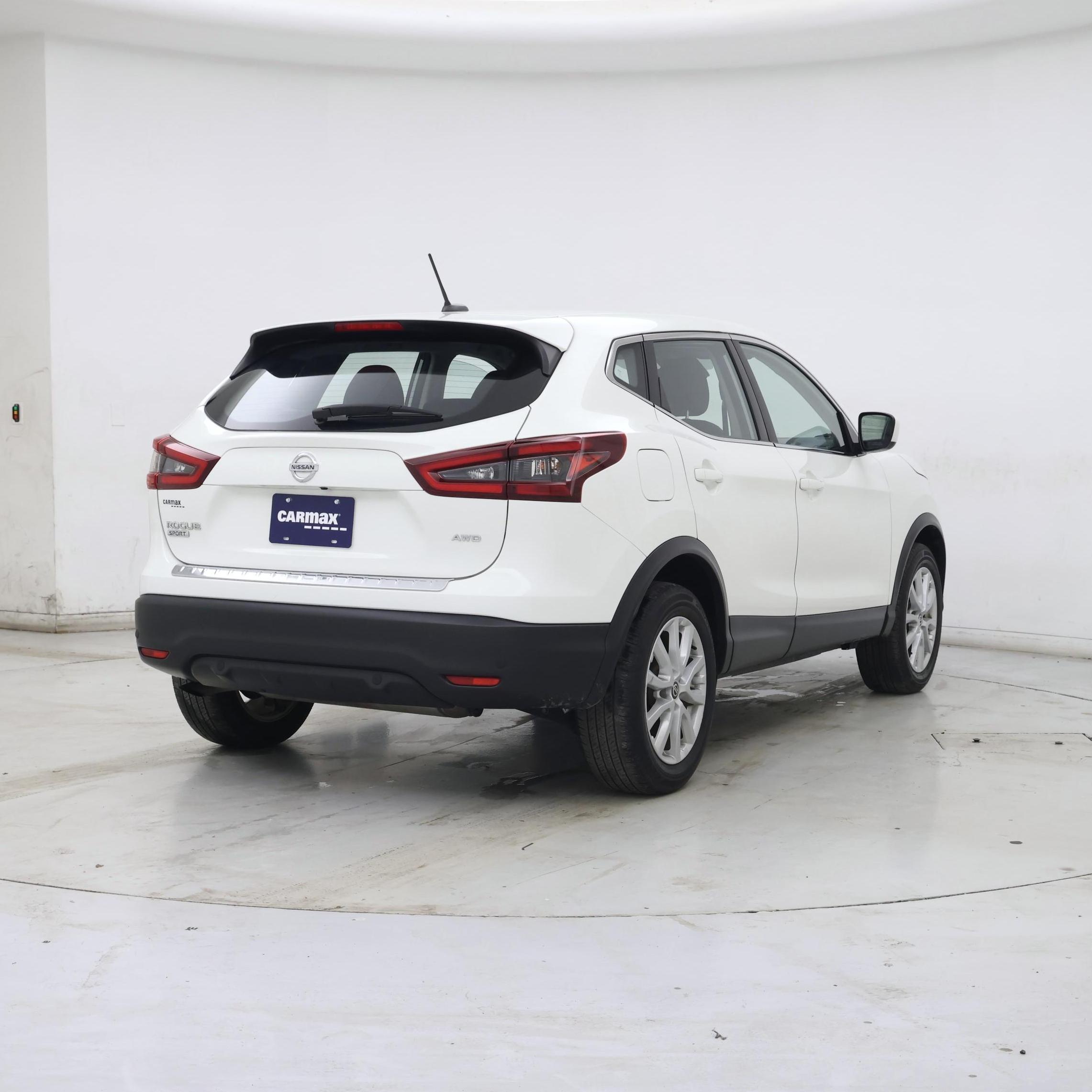 Thumbnail: 2020 Nissan Rogue Sport - 8