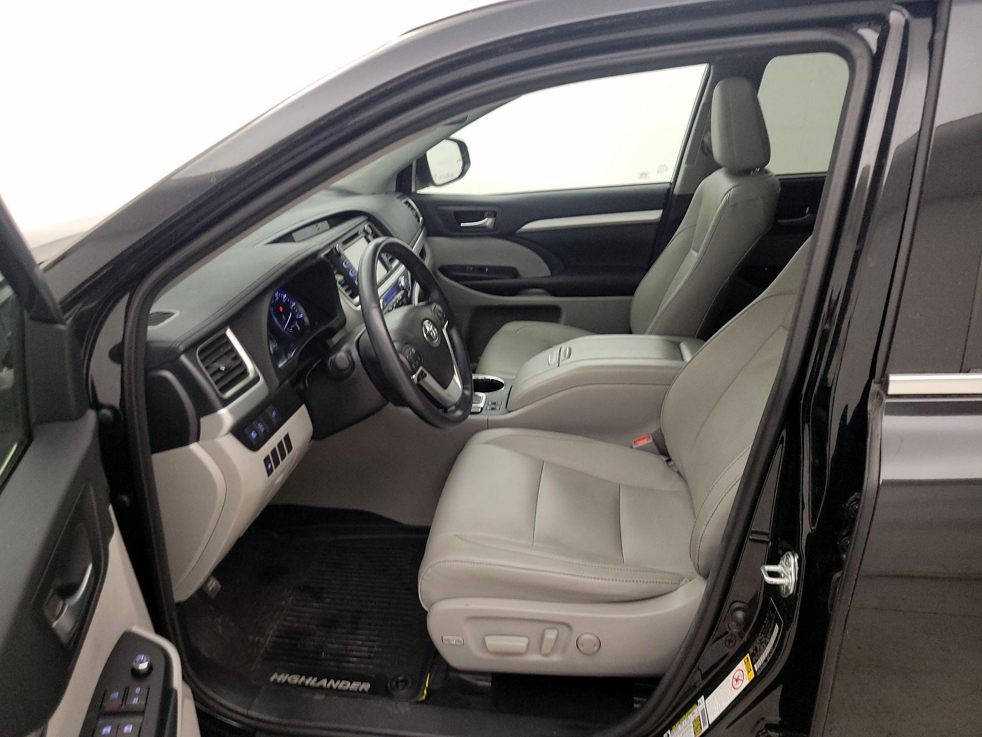 Thumbnail: 2018 Toyota Highlander - 11