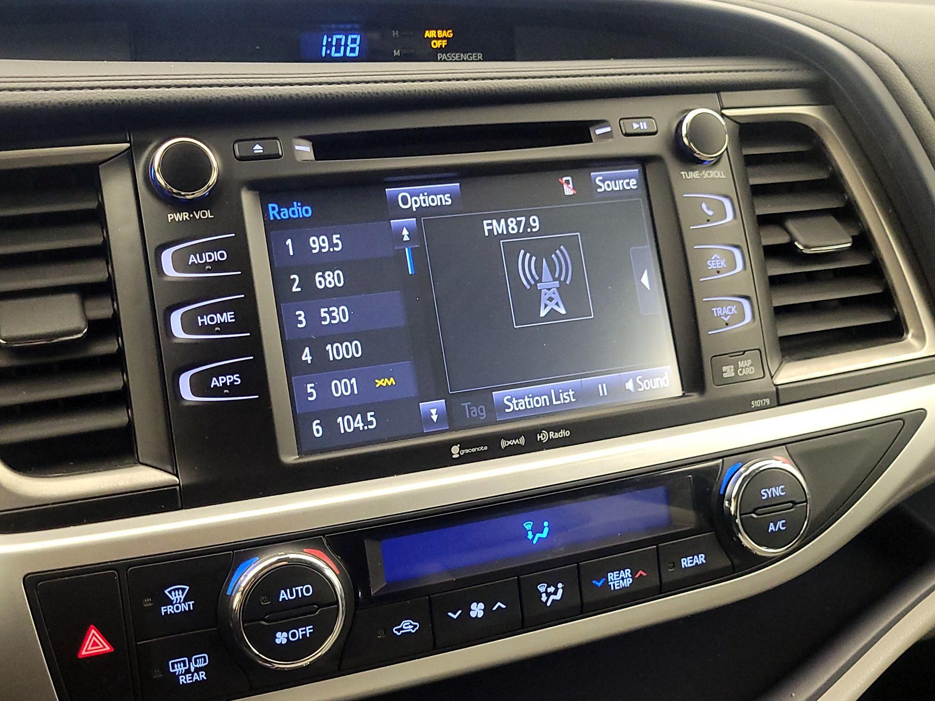 Thumbnail: 2018 Toyota Highlander - 15