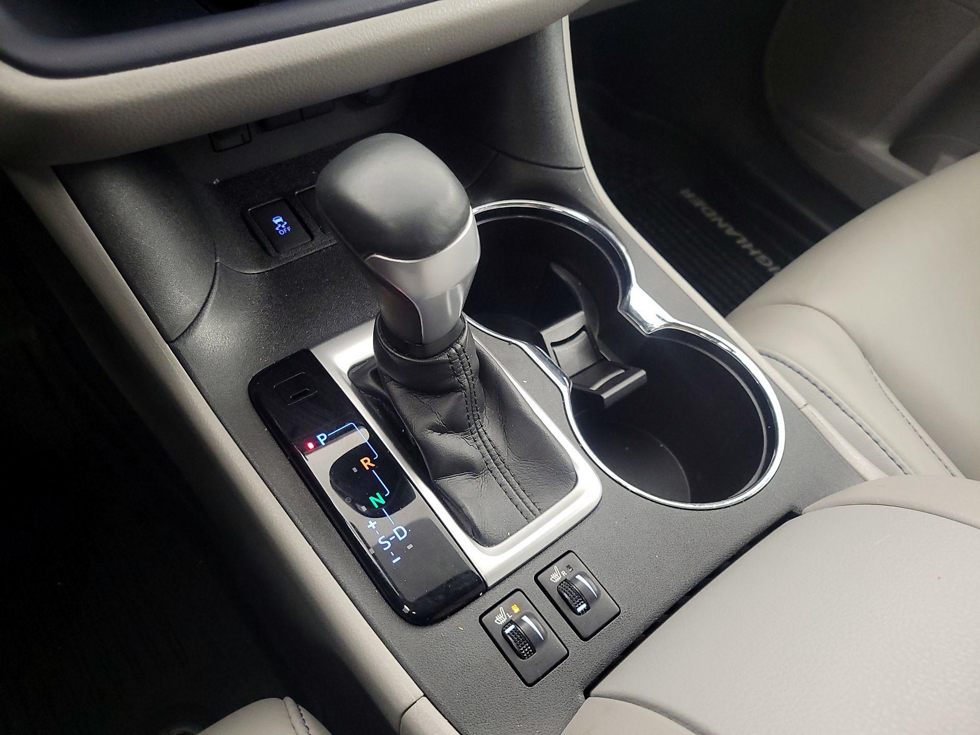 Thumbnail: 2018 Toyota Highlander - 17