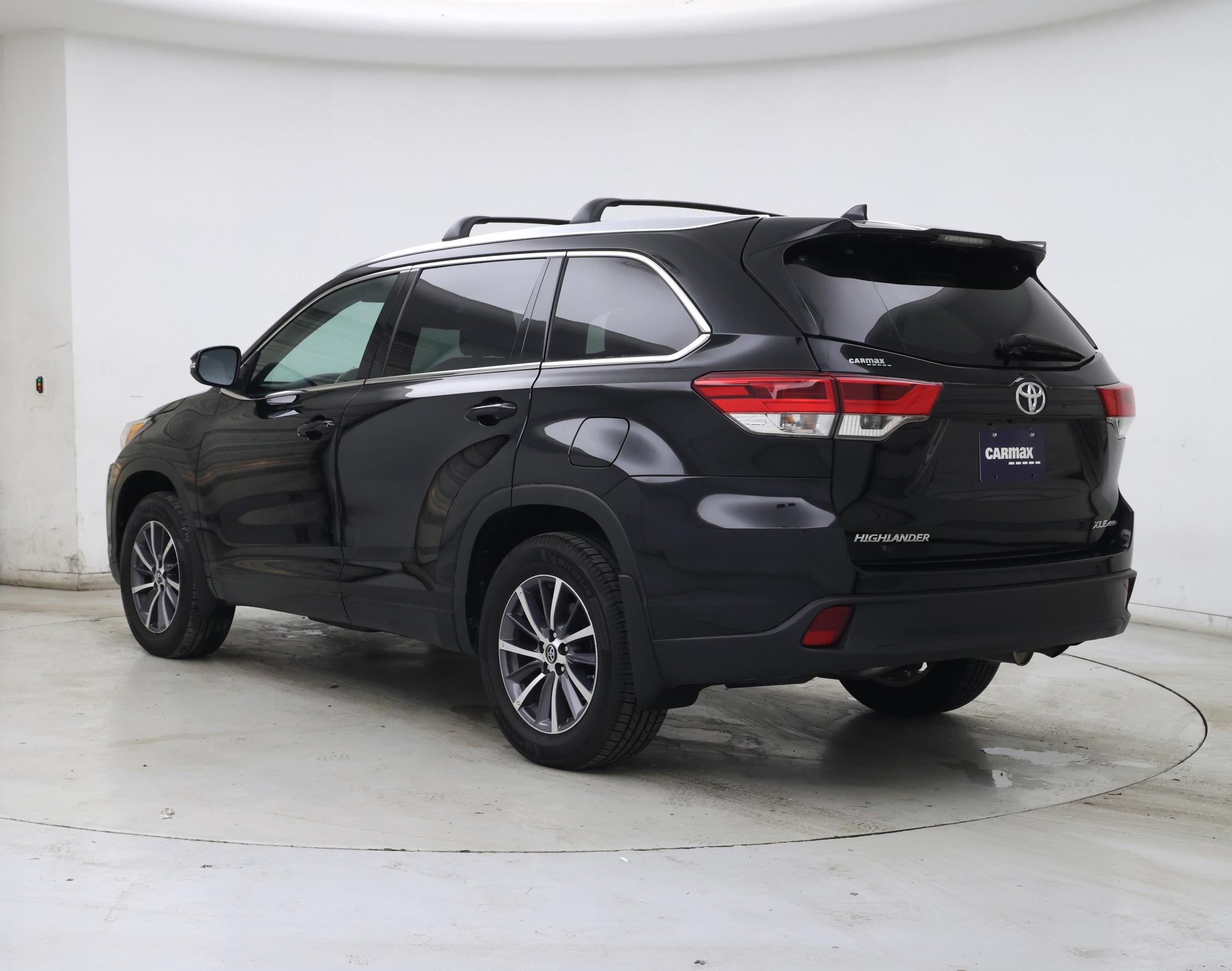 Thumbnail: 2018 Toyota Highlander - 2