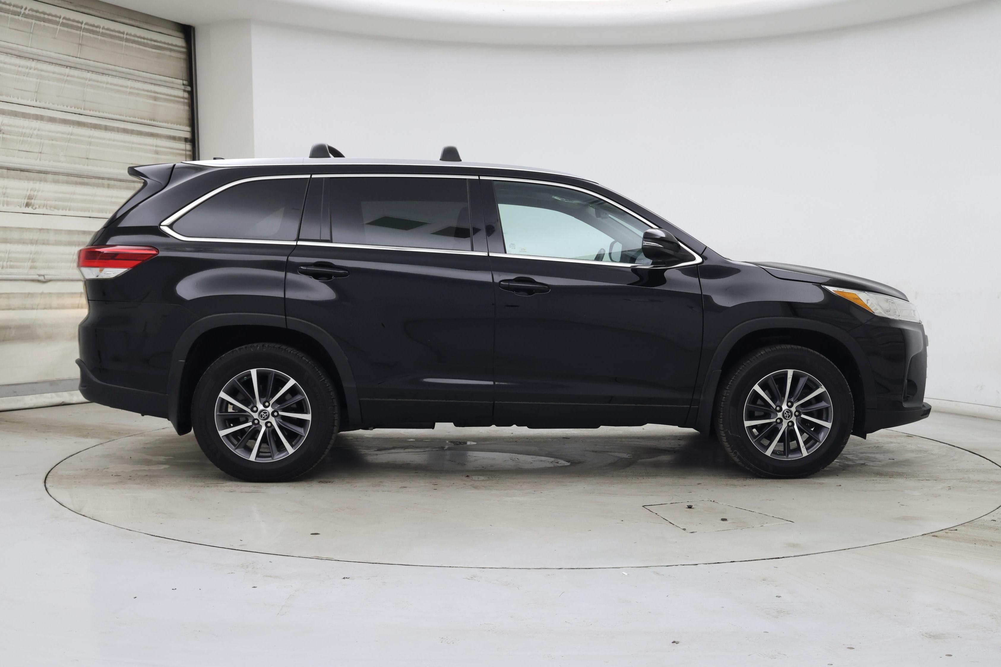 Thumbnail: 2018 Toyota Highlander - 7