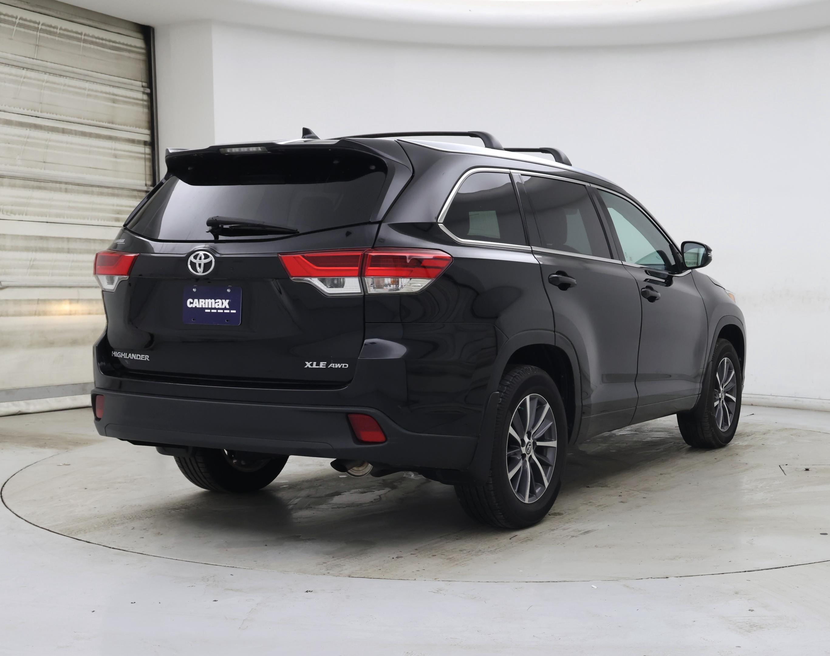 Thumbnail: 2018 Toyota Highlander - 8