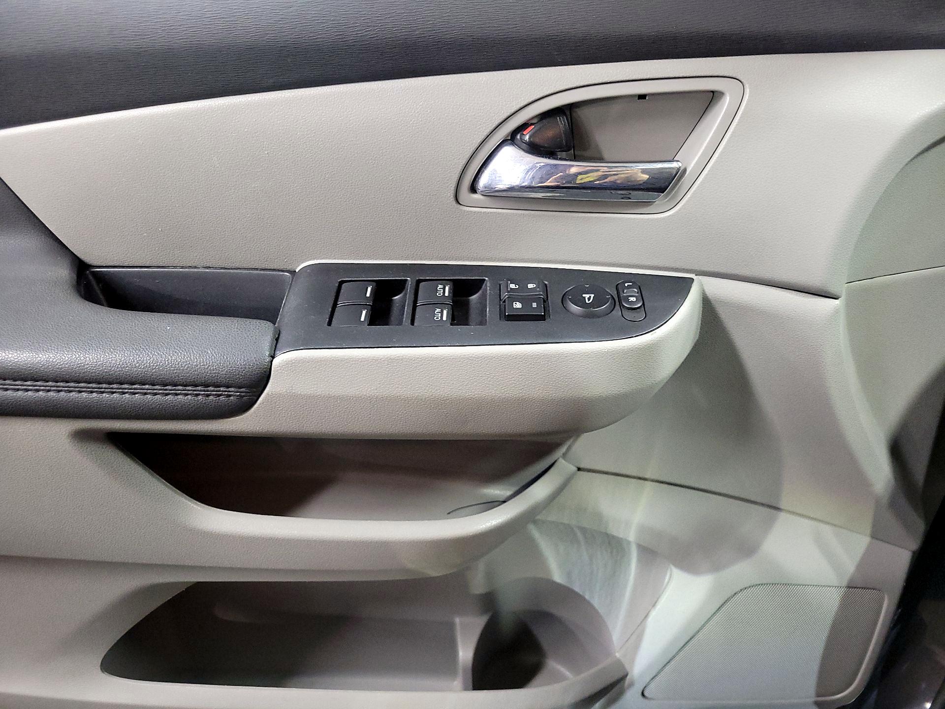 Thumbnail: 2015 Honda Odyssey - 12