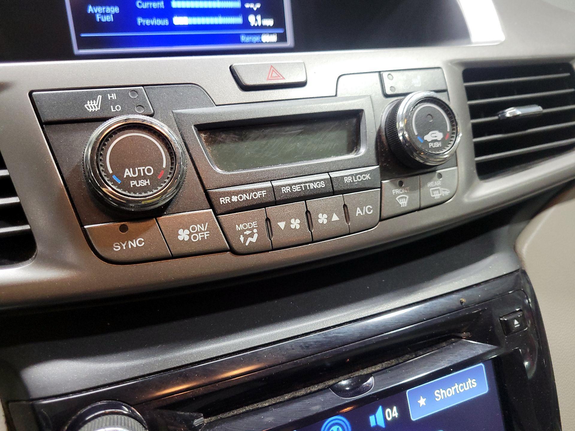 Thumbnail: 2015 Honda Odyssey - 16