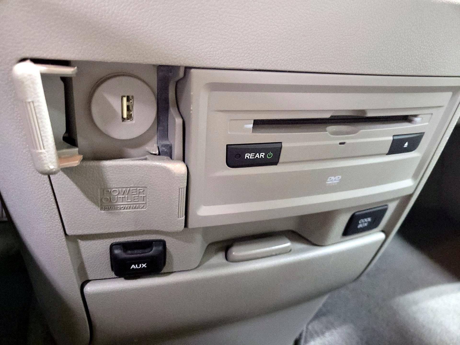 Thumbnail: 2015 Honda Odyssey - 18