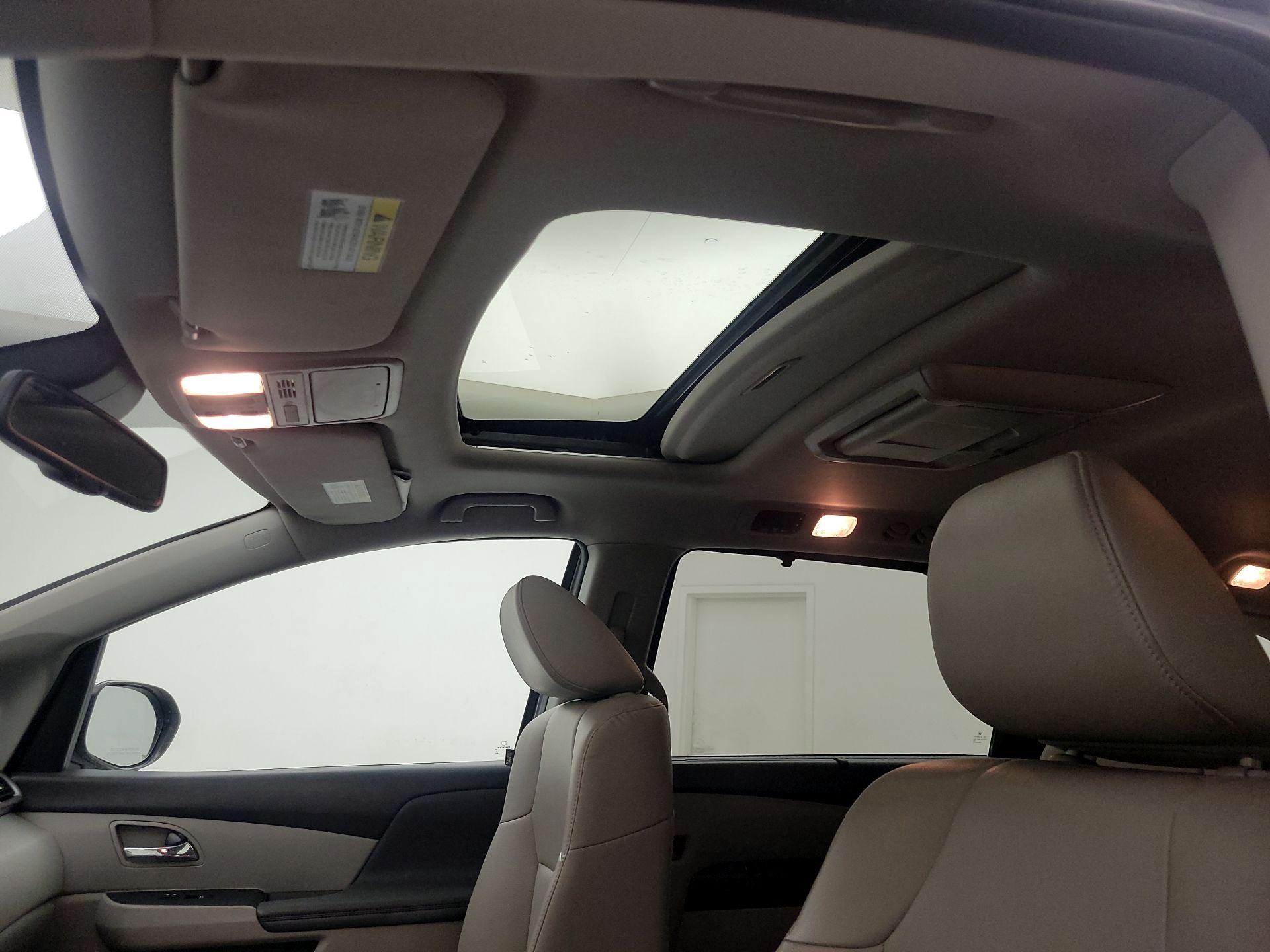 Thumbnail: 2015 Honda Odyssey - 19