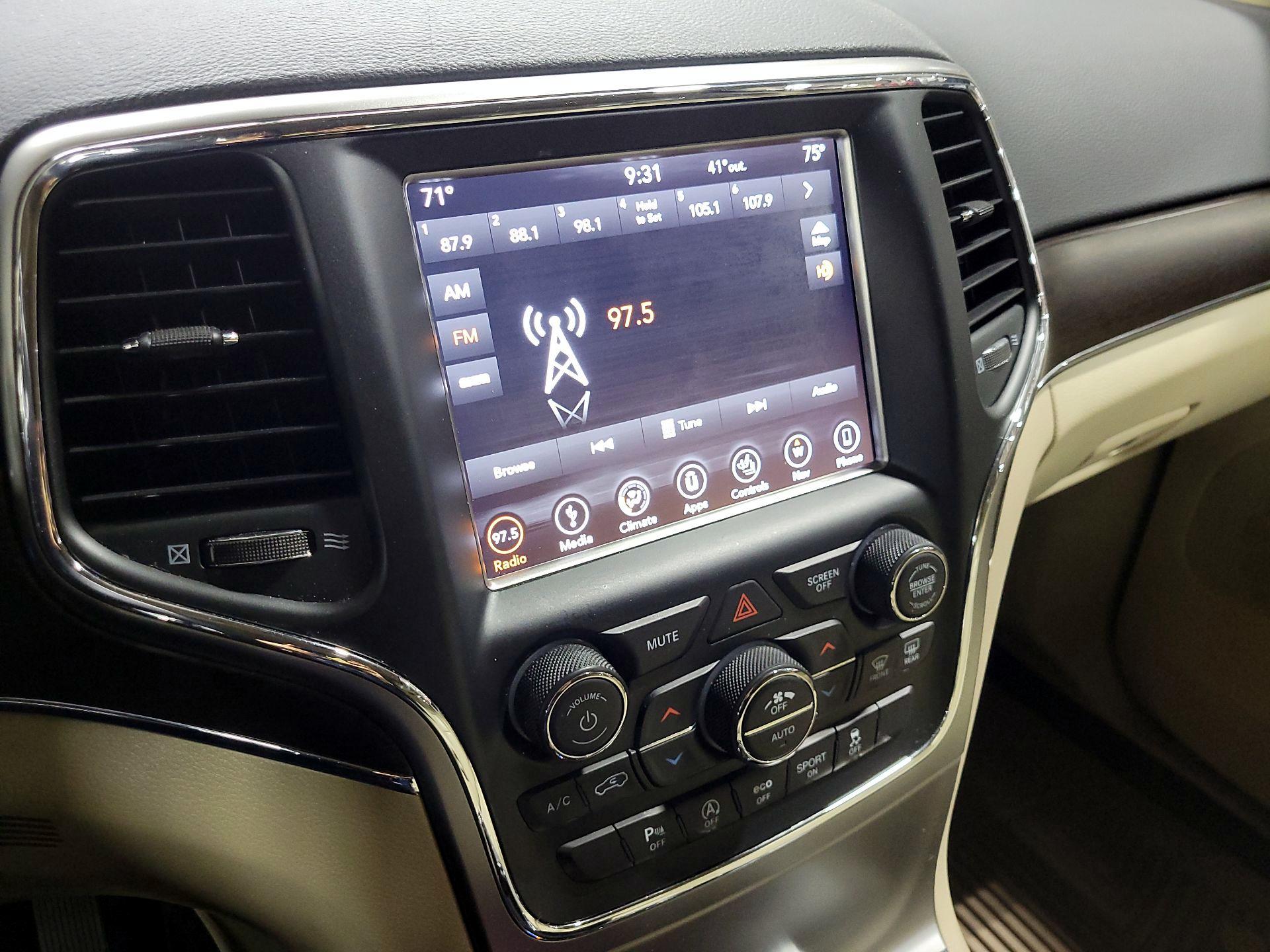 Thumbnail: 2018 Jeep Grand Cherokee - 16