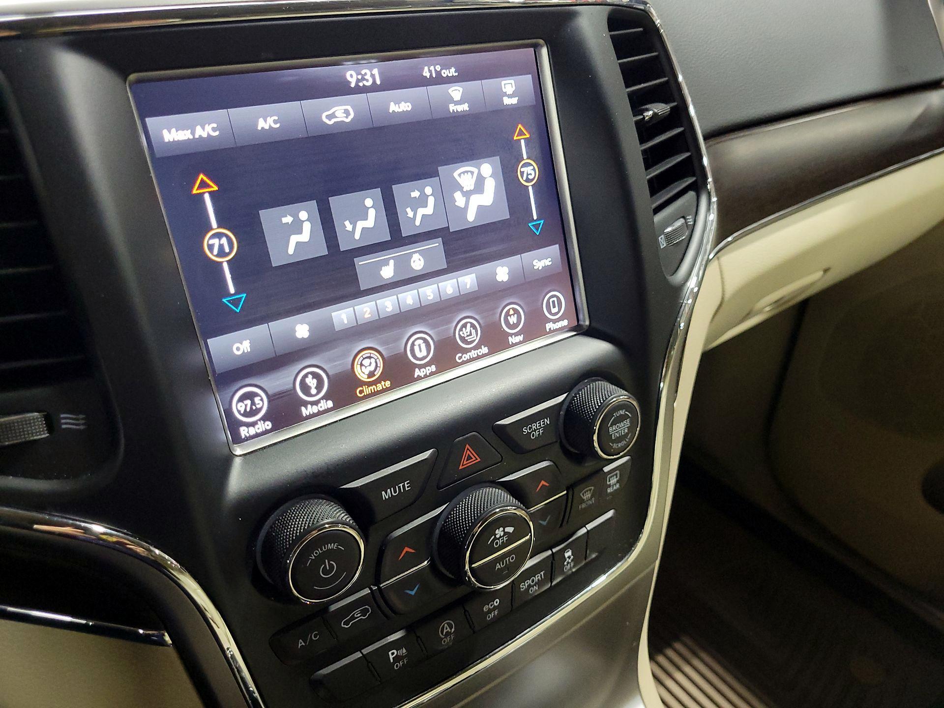 Thumbnail: 2018 Jeep Grand Cherokee - 17