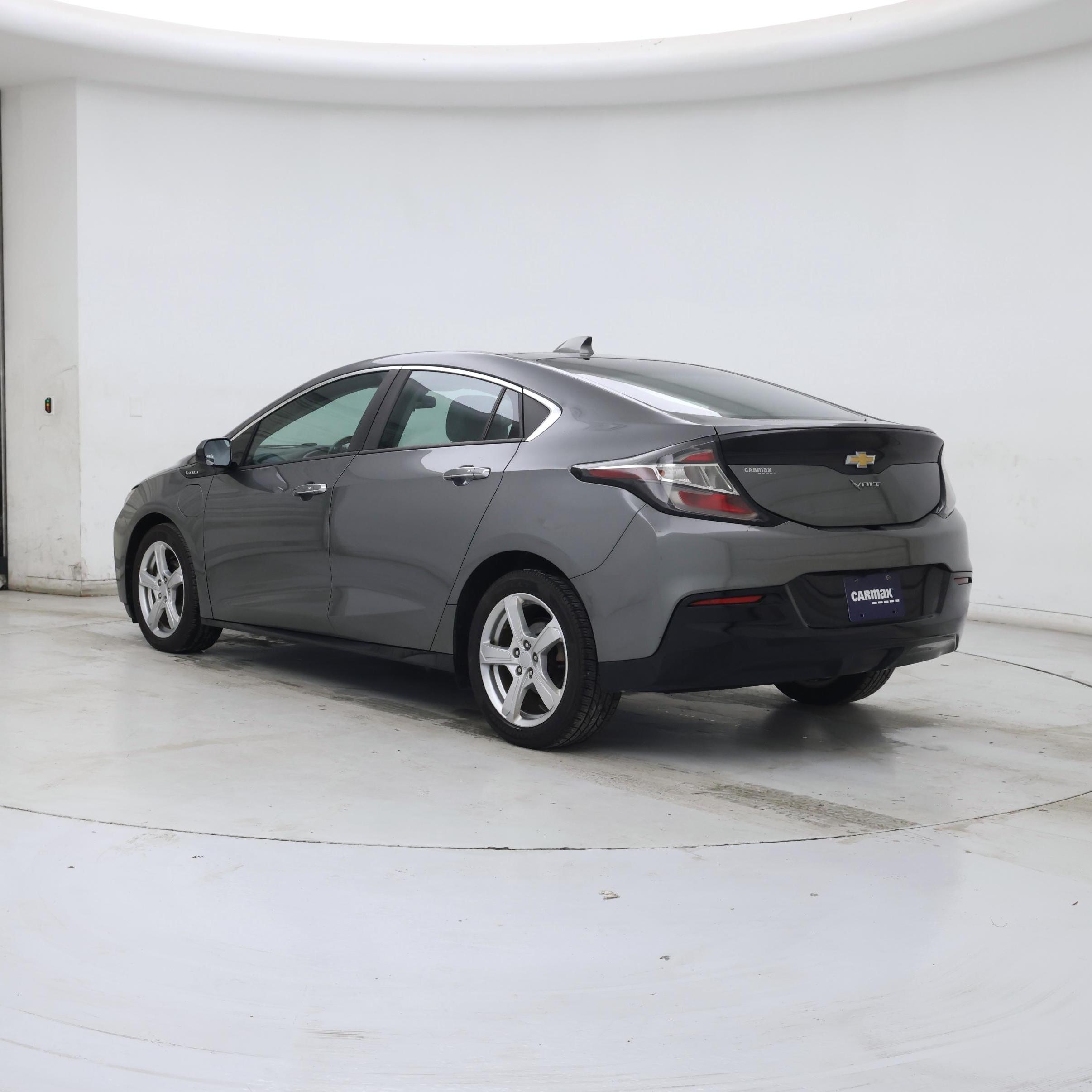 Thumbnail: 2017 Chevrolet Volt - 2